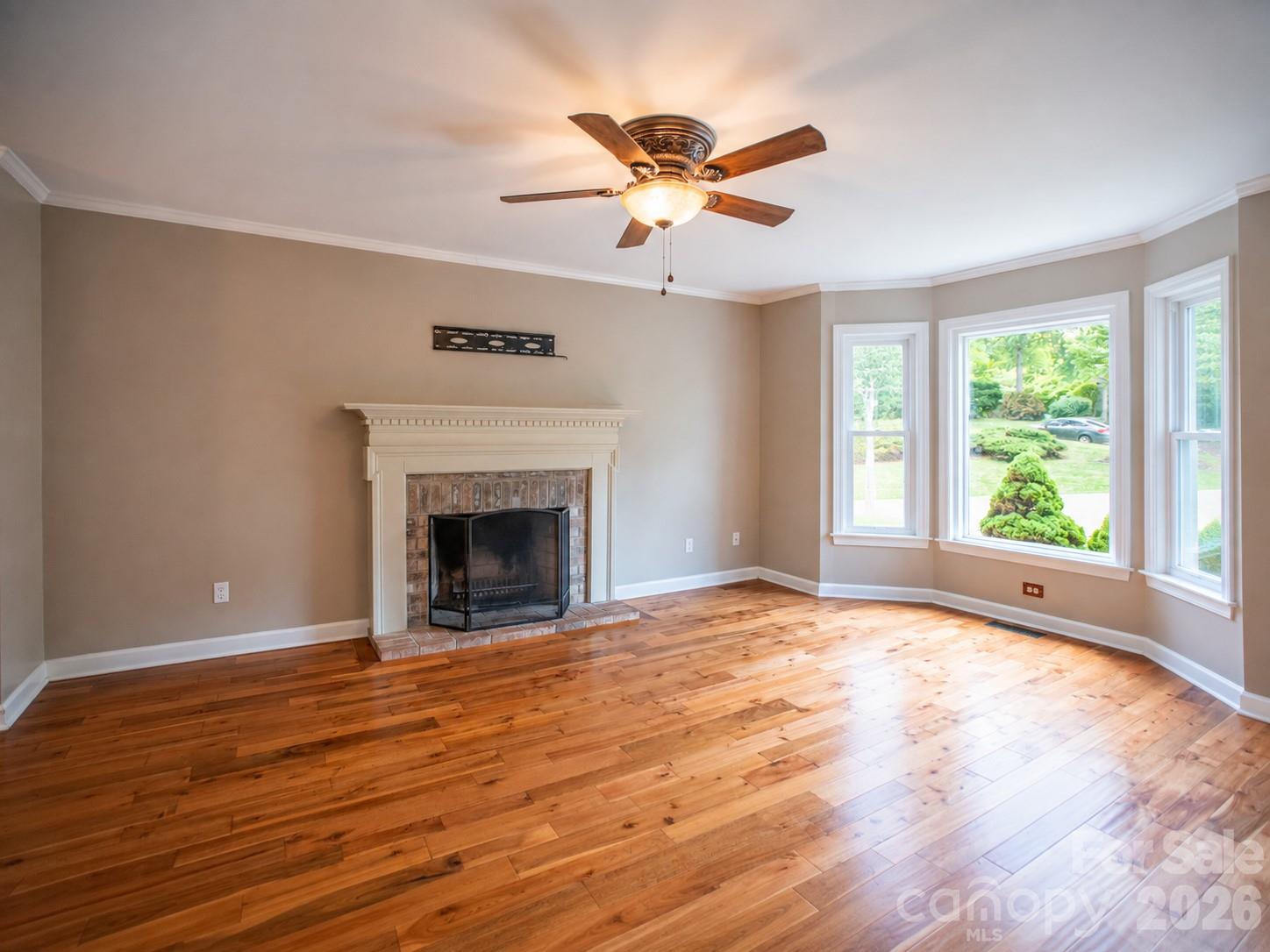 1002 Windsor Drive Property Photo 12
