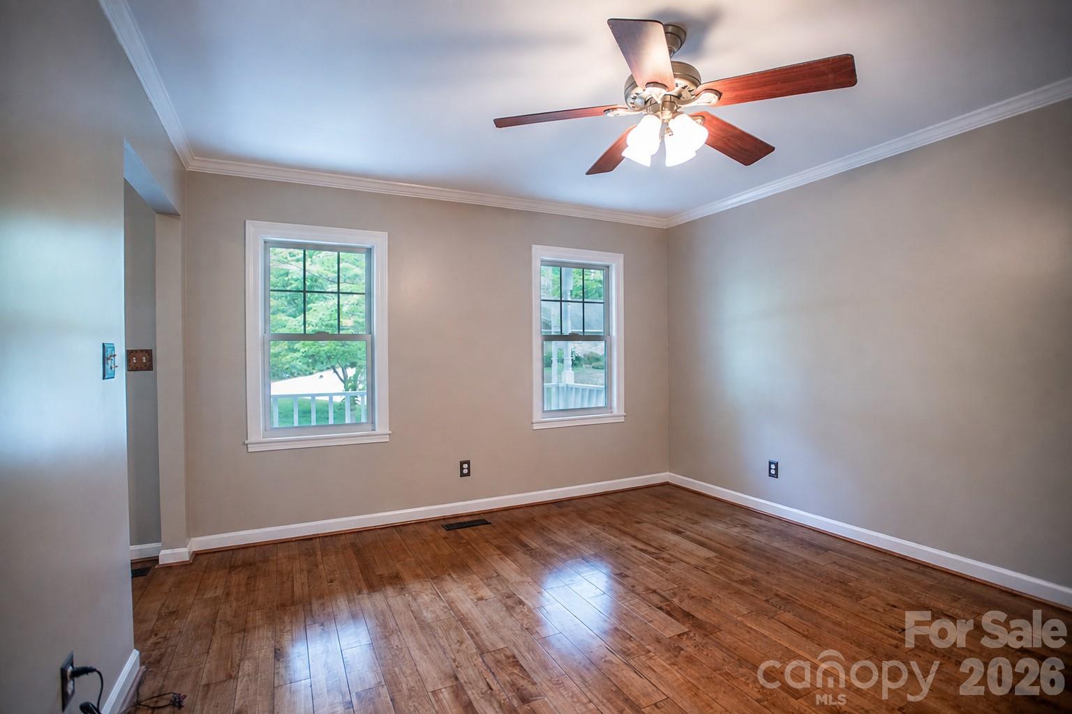 1002 Windsor Drive Property Photo 14