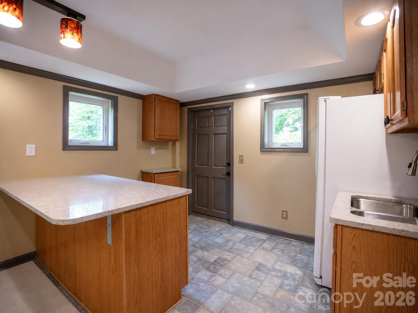 1002 Windsor Drive Property Photo 16
