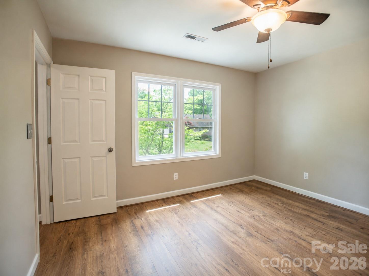 1002 Windsor Drive Property Photo 23