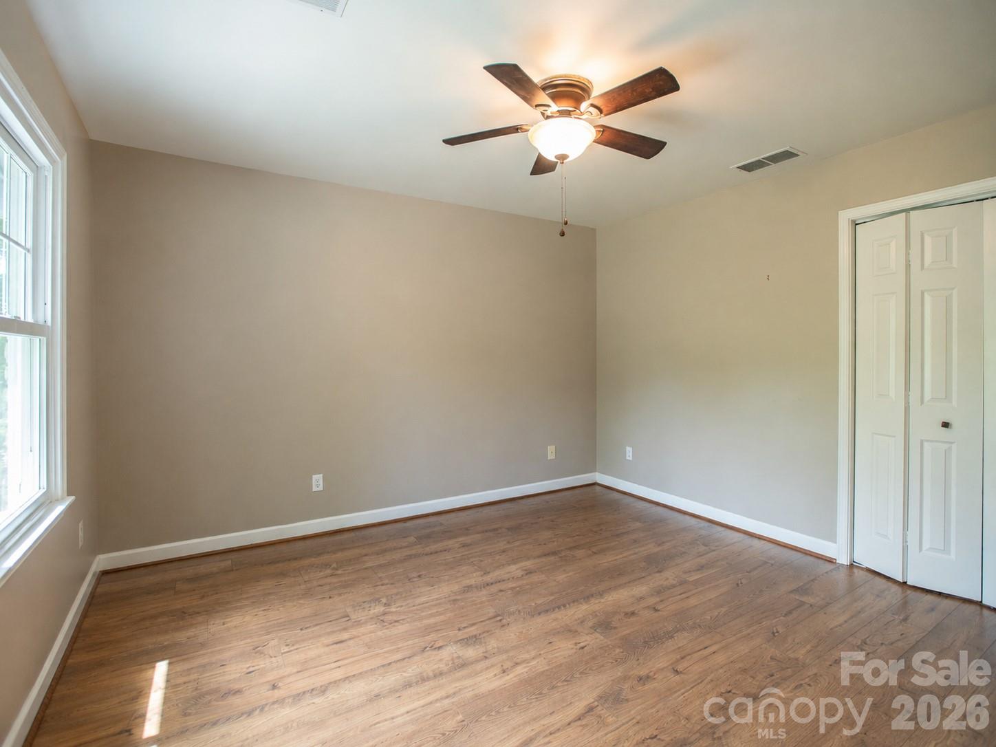 1002 Windsor Drive Property Photo 25