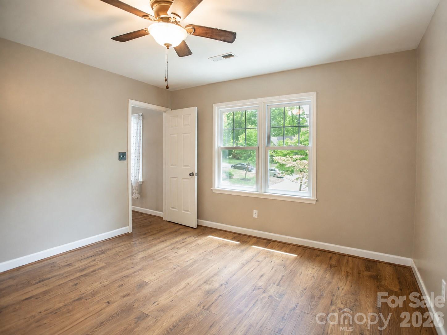 1002 Windsor Drive Property Photo 28