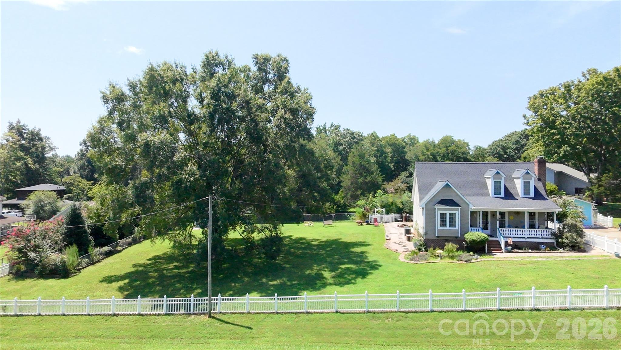 1070 W River Run Property Photo 2