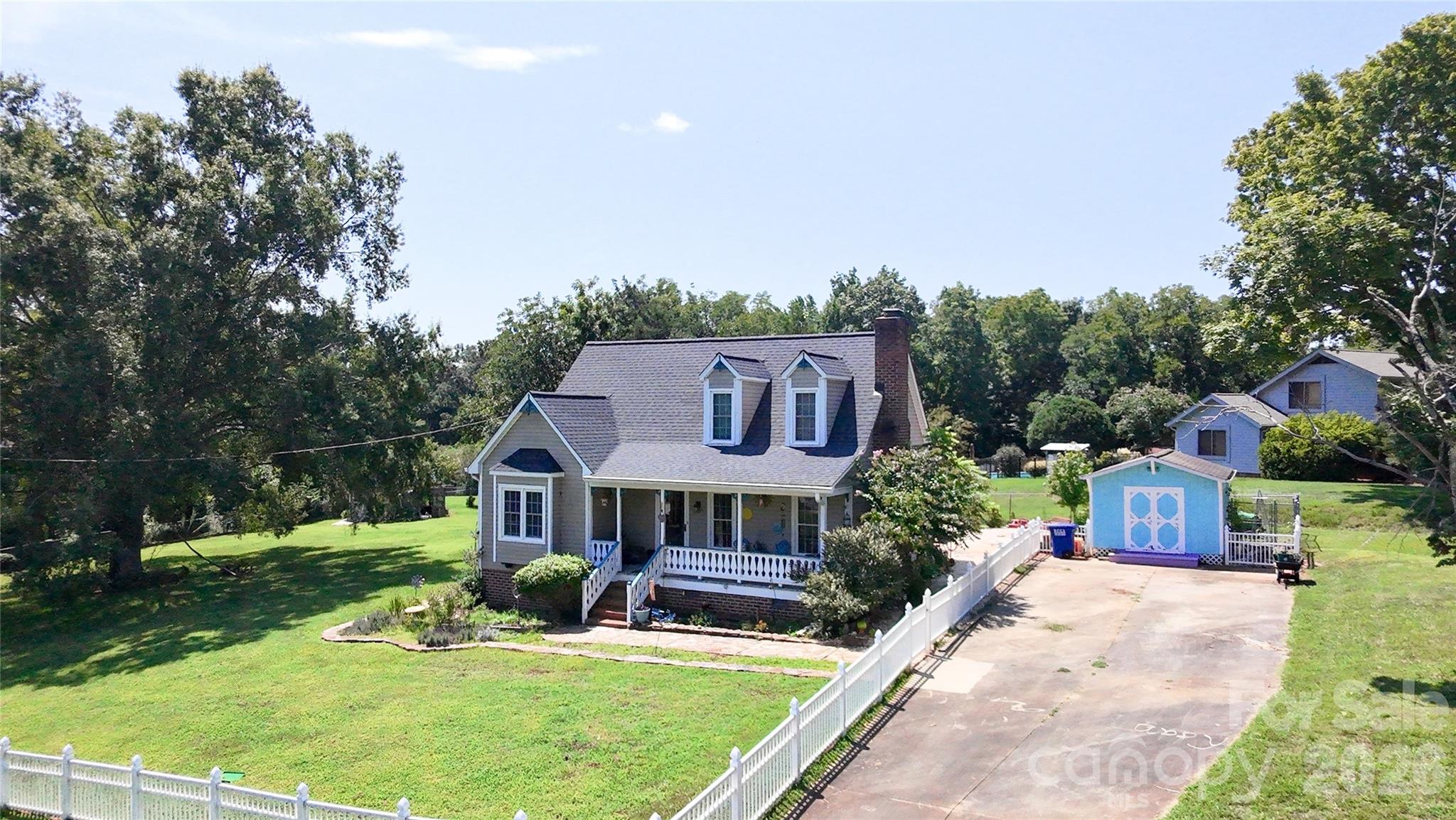 1070 W River Run Property Photo 5