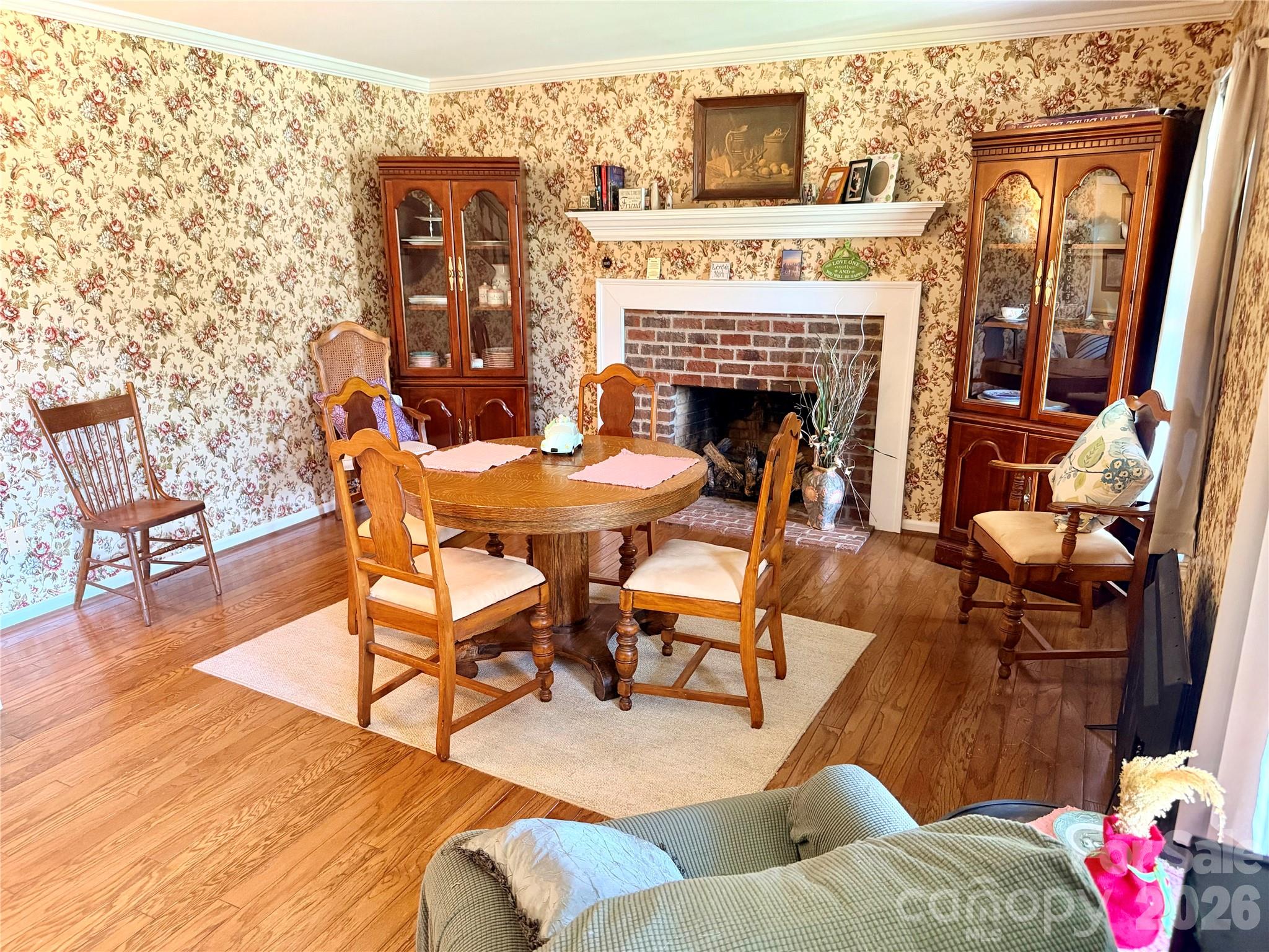 1070 W River Run Property Photo 7
