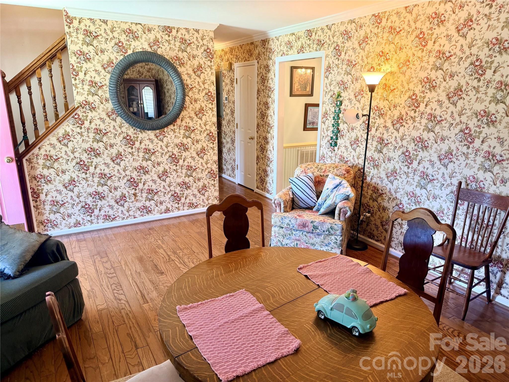 1070 W River Run Property Photo 8