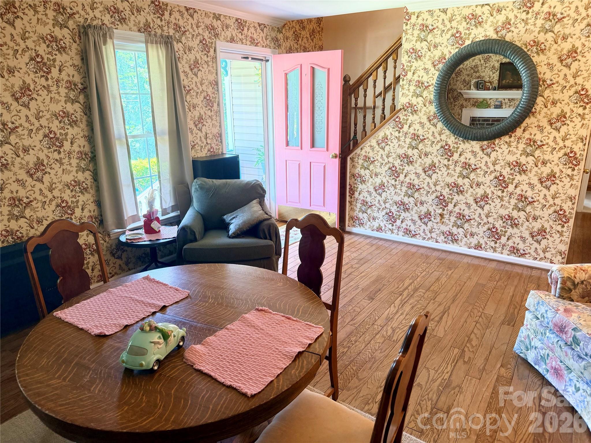 1070 W River Run Property Photo 9