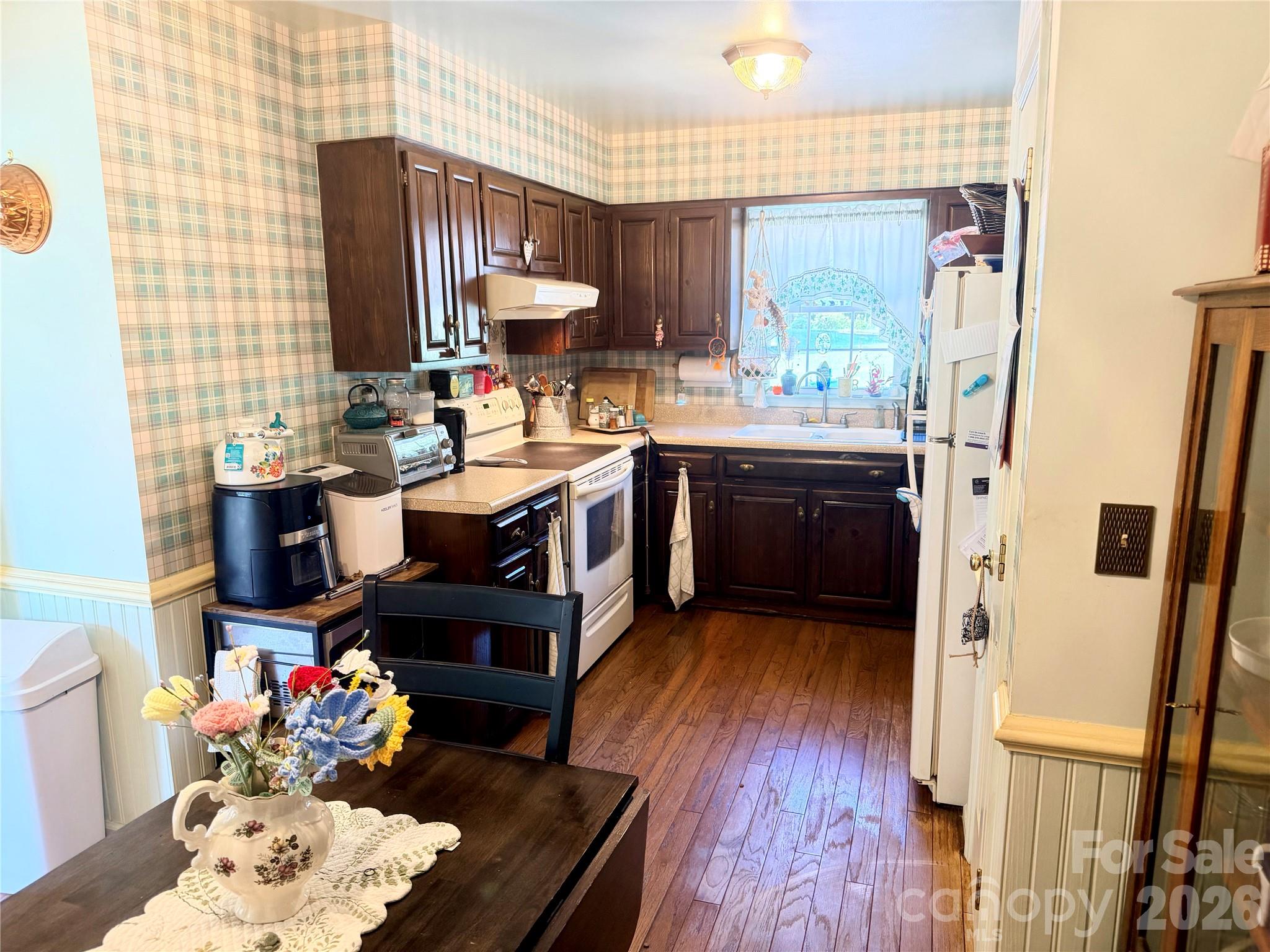 1070 W River Run Property Photo 11
