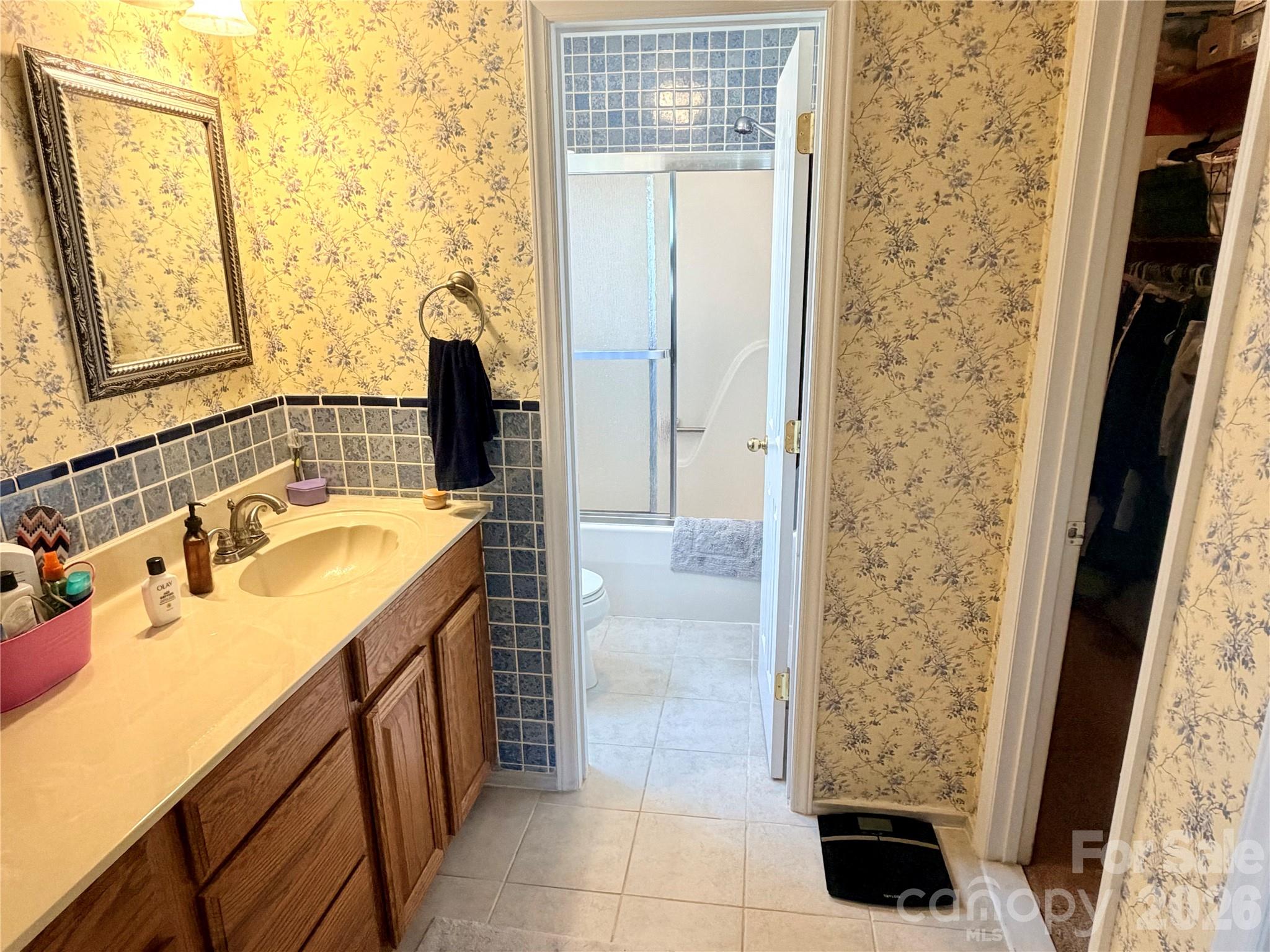 1070 W River Run Property Photo 19