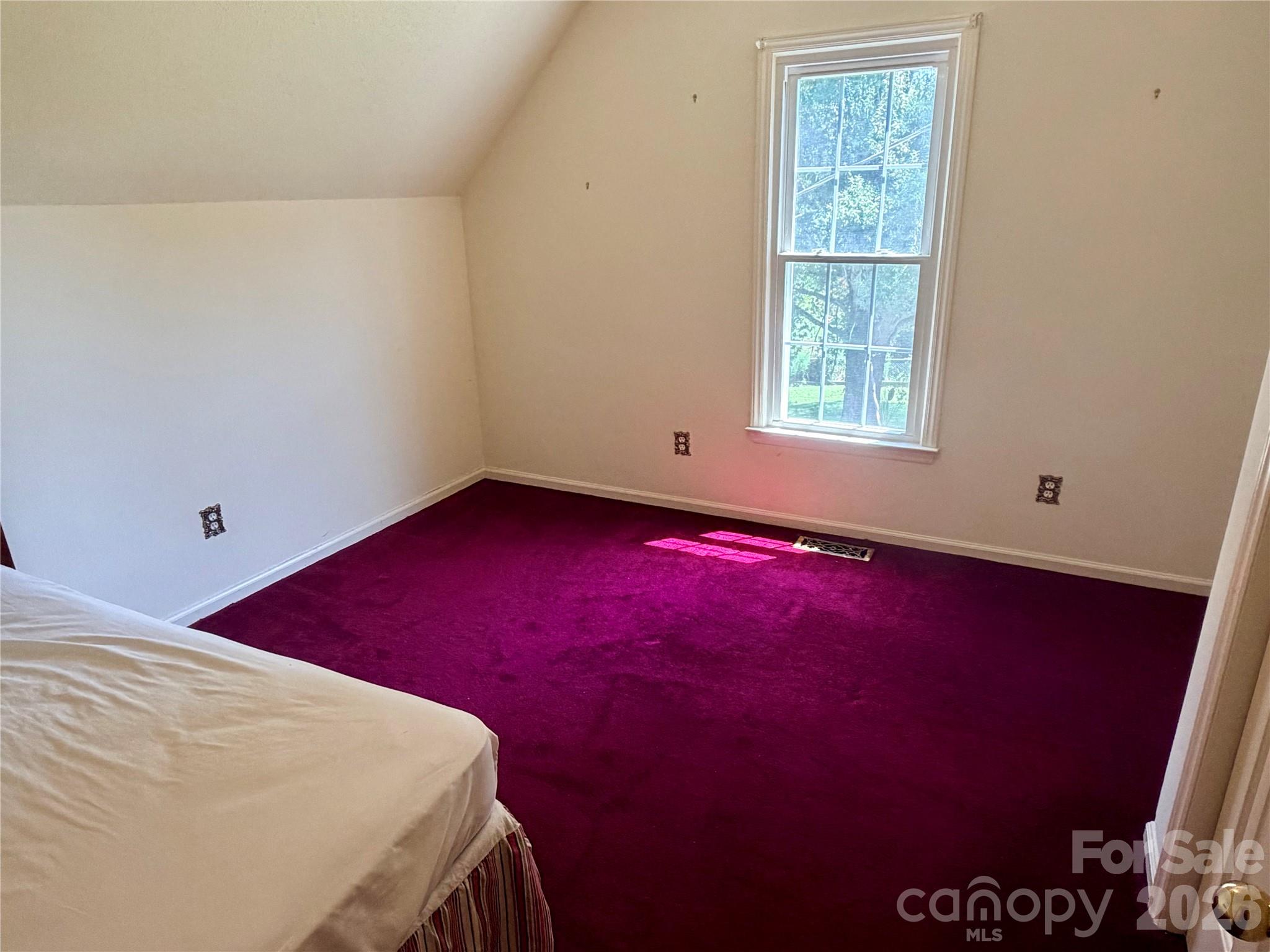 1070 W River Run Property Photo 20