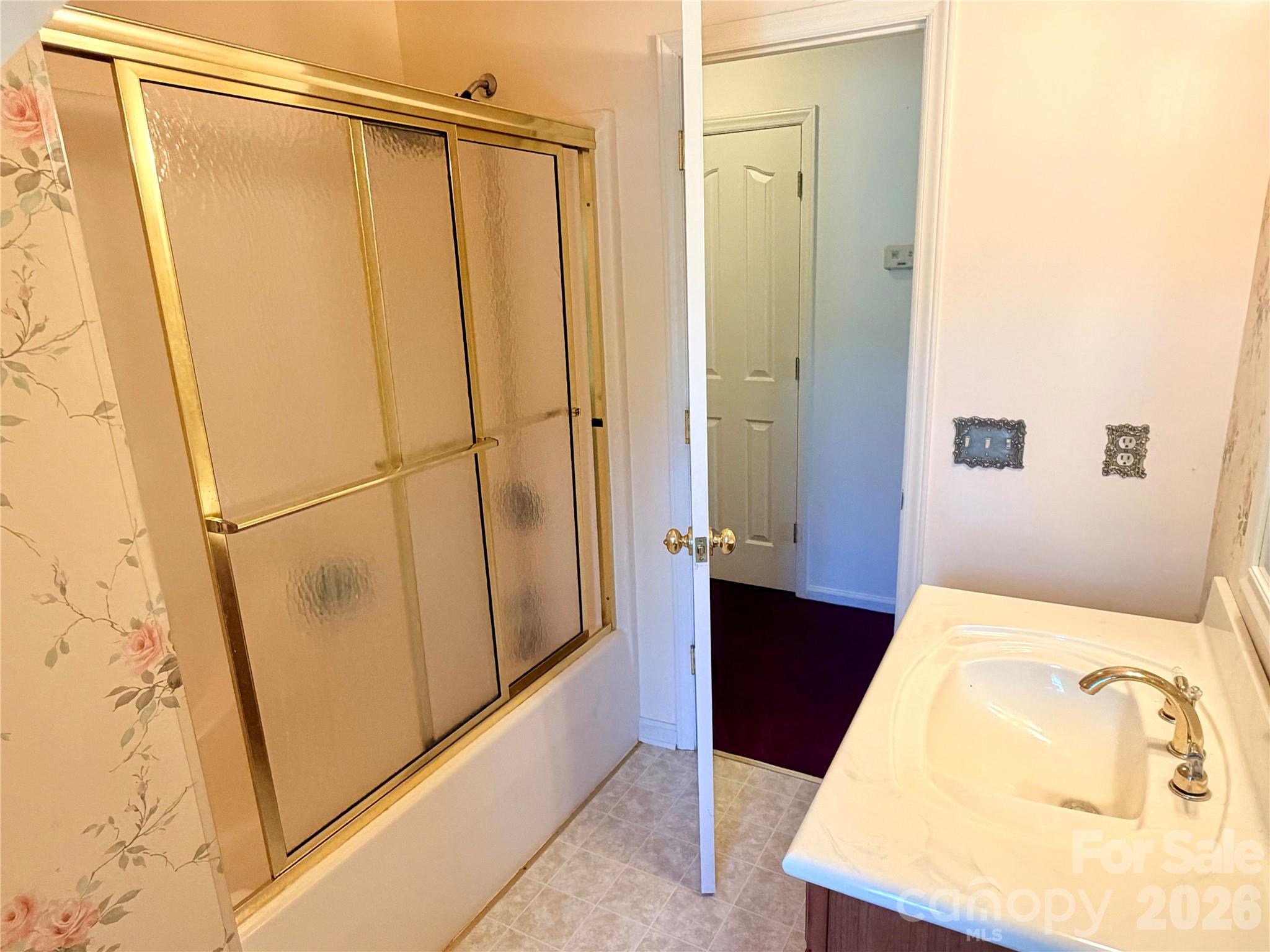 1070 W River Run Property Photo 23