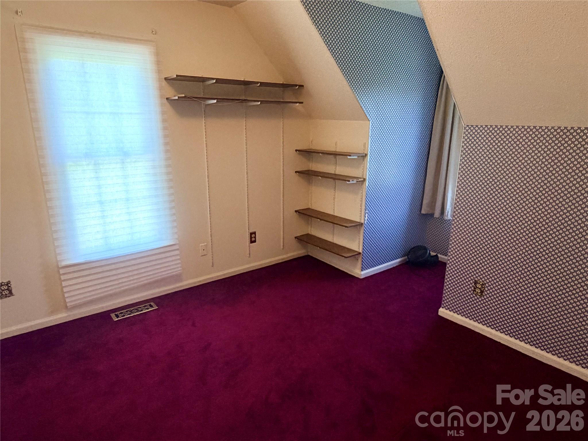 1070 W River Run Property Photo 24