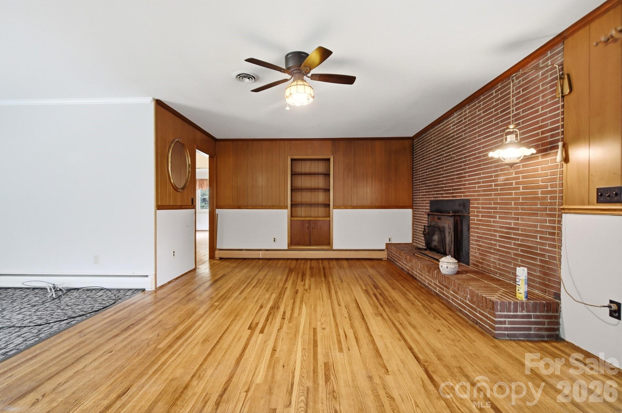 406 Town Street Property Photo 12