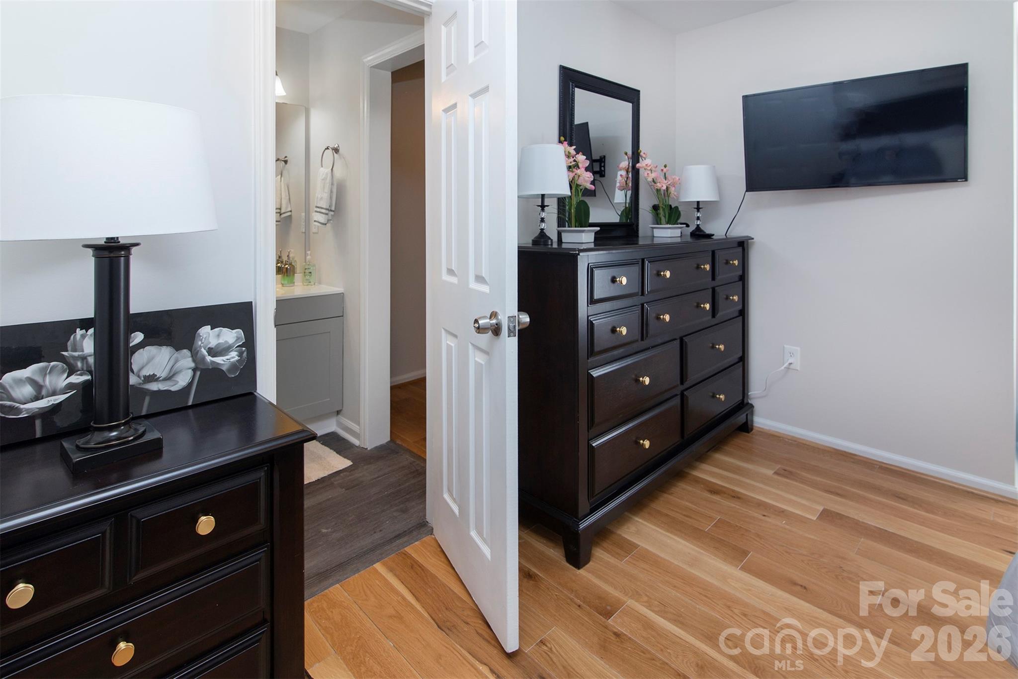 212 W 10th Street 17 Property Photo 8