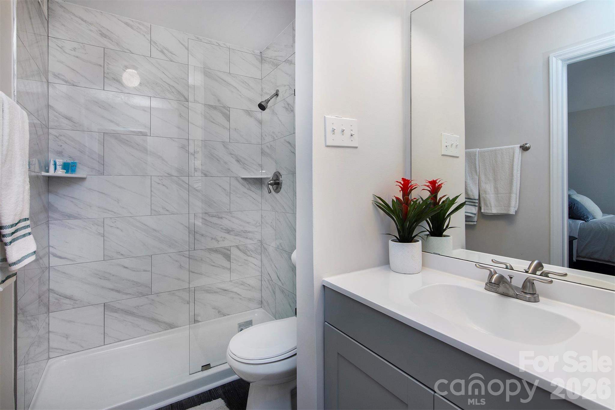 212 W 10th Street 17 Property Photo 16