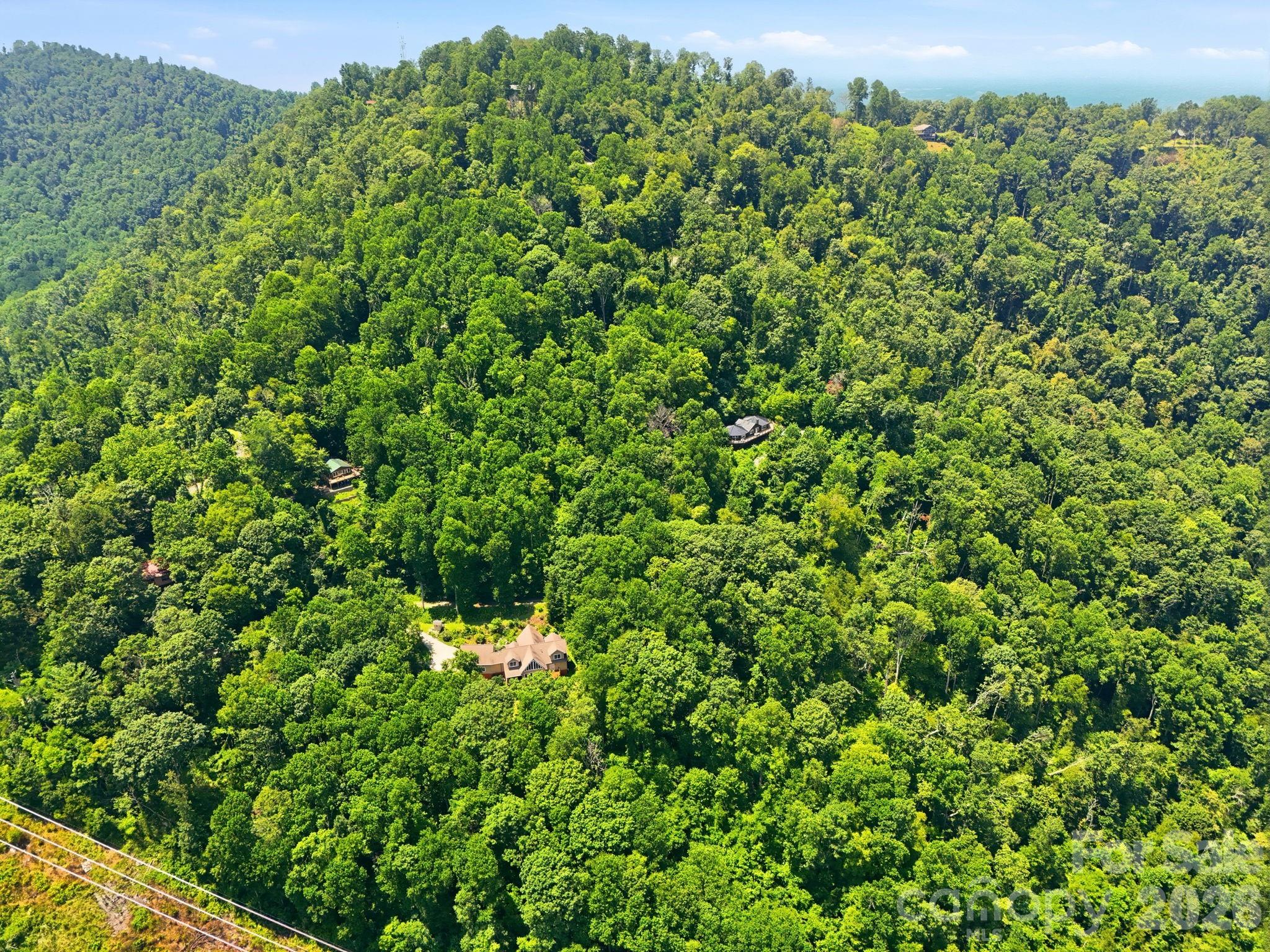28 Mountain Breeze Trail Property Photo 11