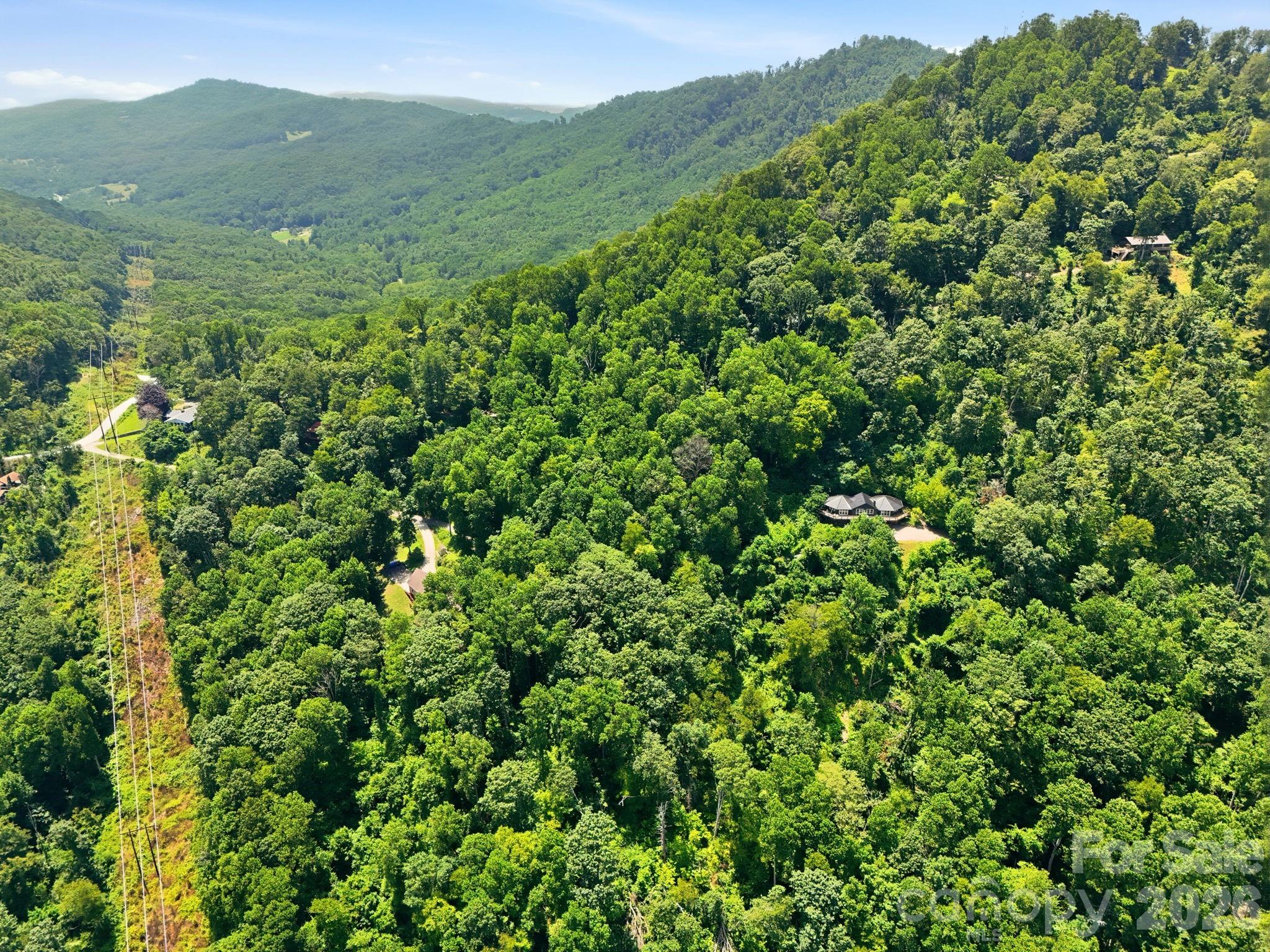 28 Mountain Breeze Trail Property Photo 12