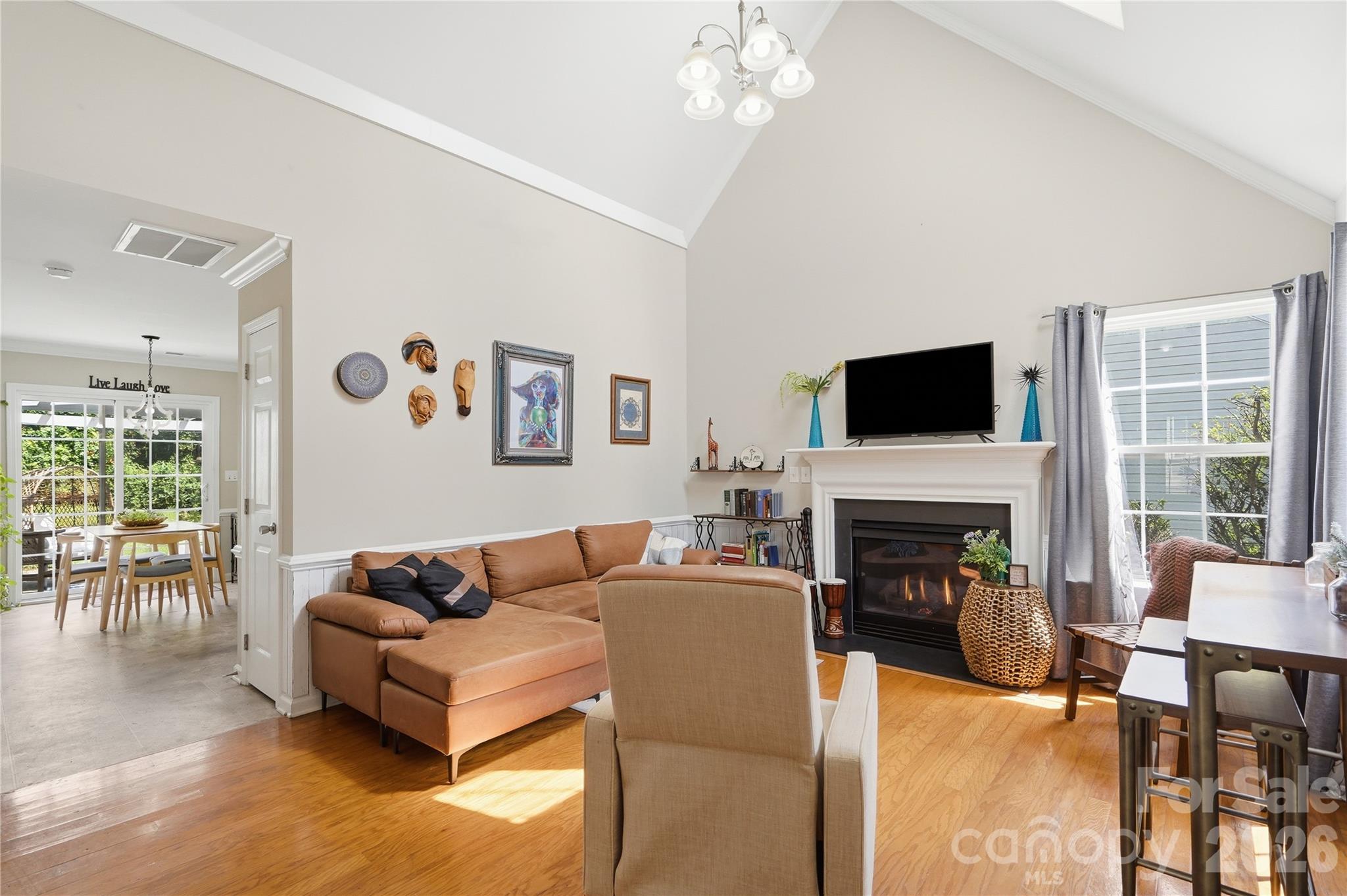 2925 Deep Cove Drive Property Photo 1