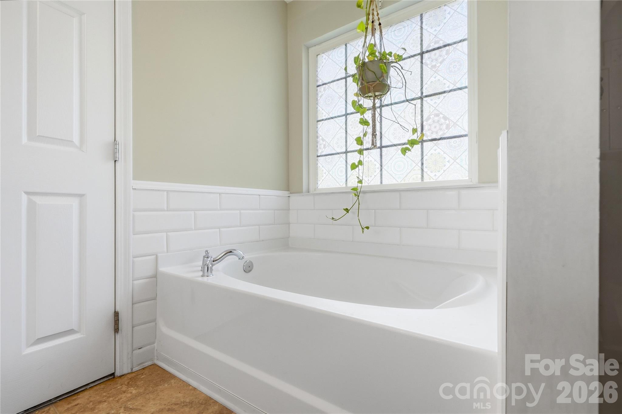 2925 Deep Cove Drive Property Photo 13