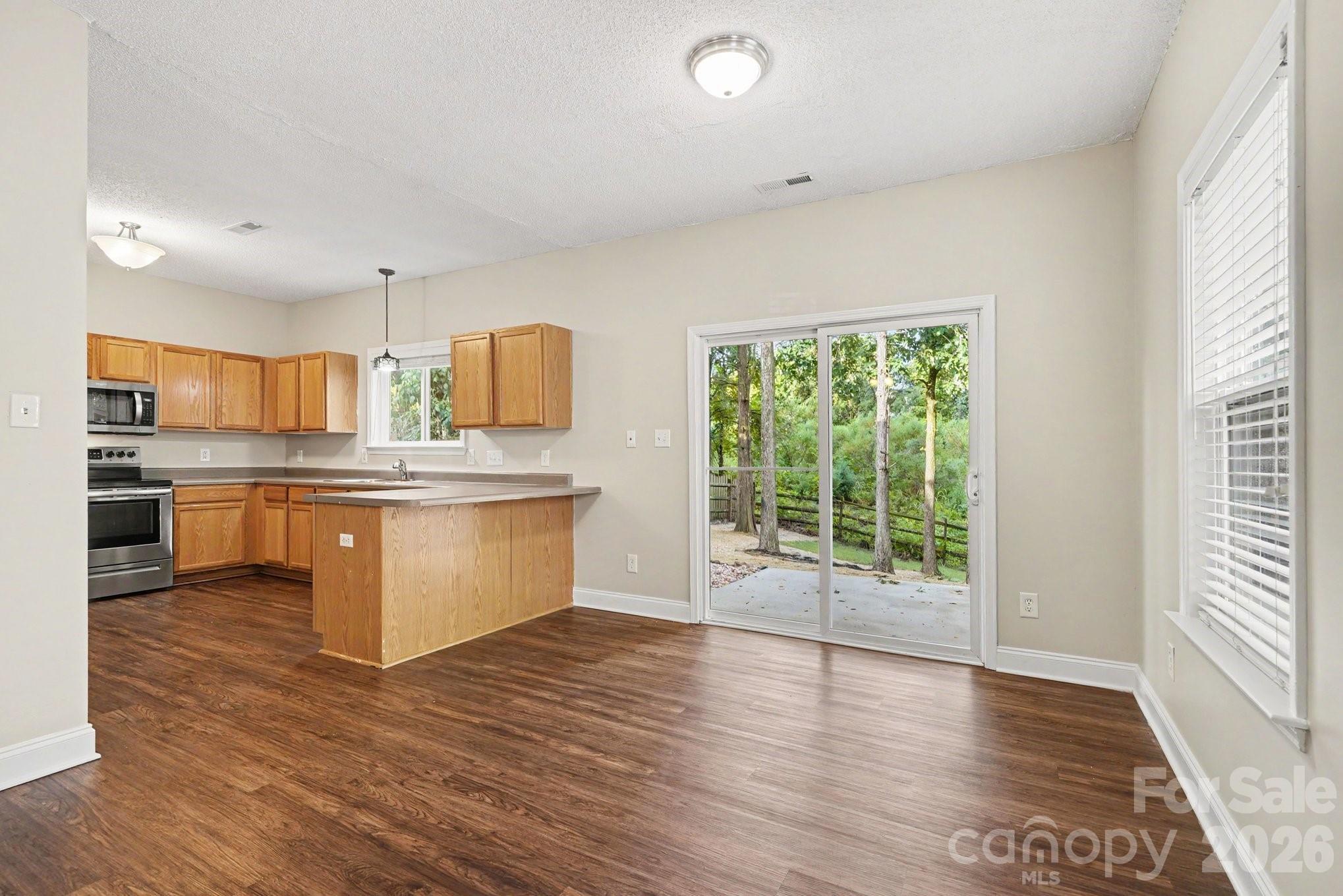13634 Riding Hill Avenue Property Photo 7