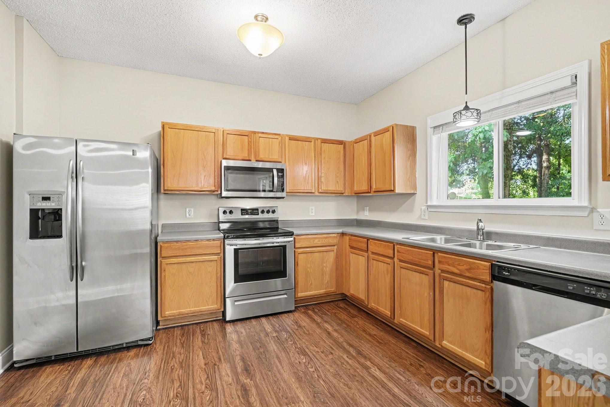 13634 Riding Hill Avenue Property Photo 8