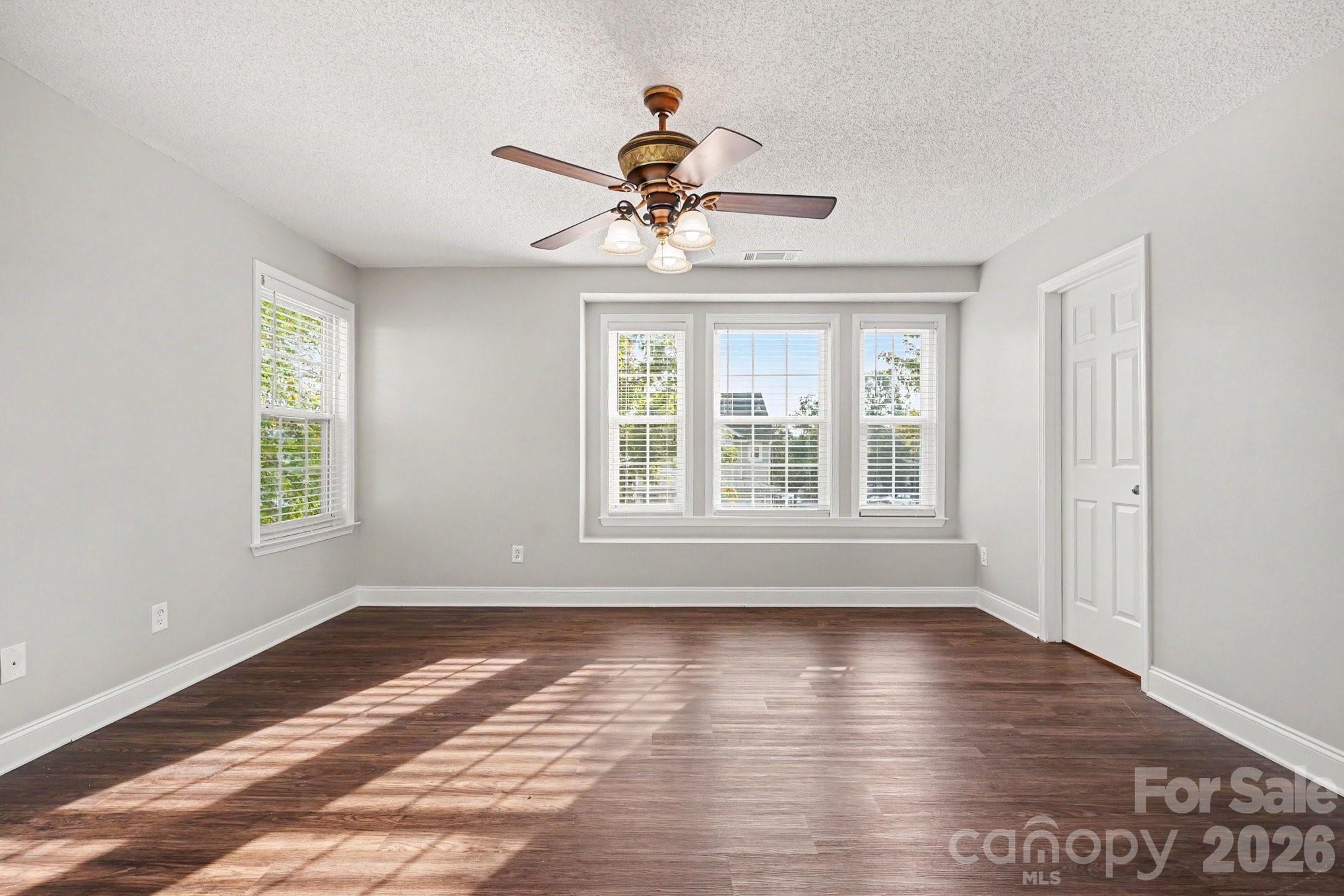 13634 Riding Hill Avenue Property Photo 11