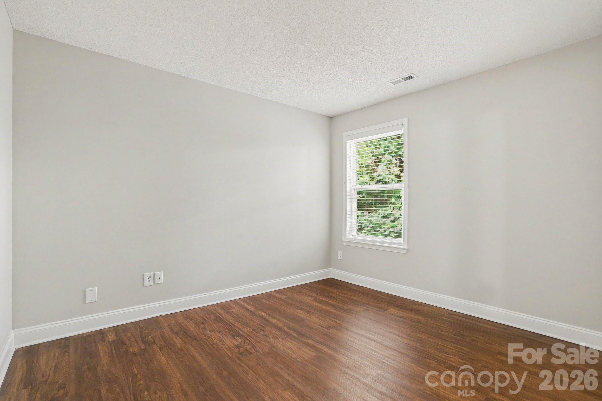 13634 Riding Hill Avenue Property Photo 16