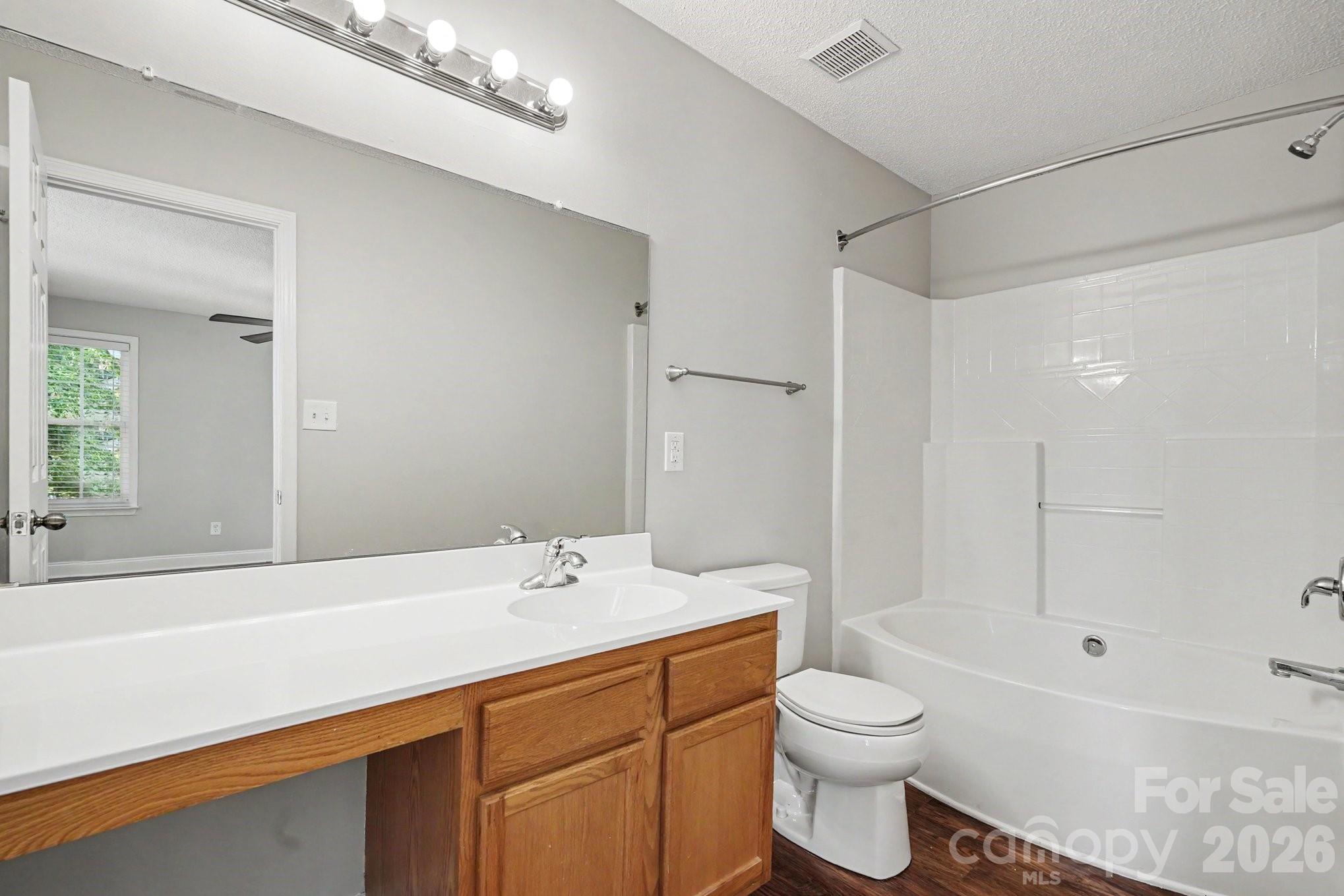 13634 Riding Hill Avenue Property Photo 17