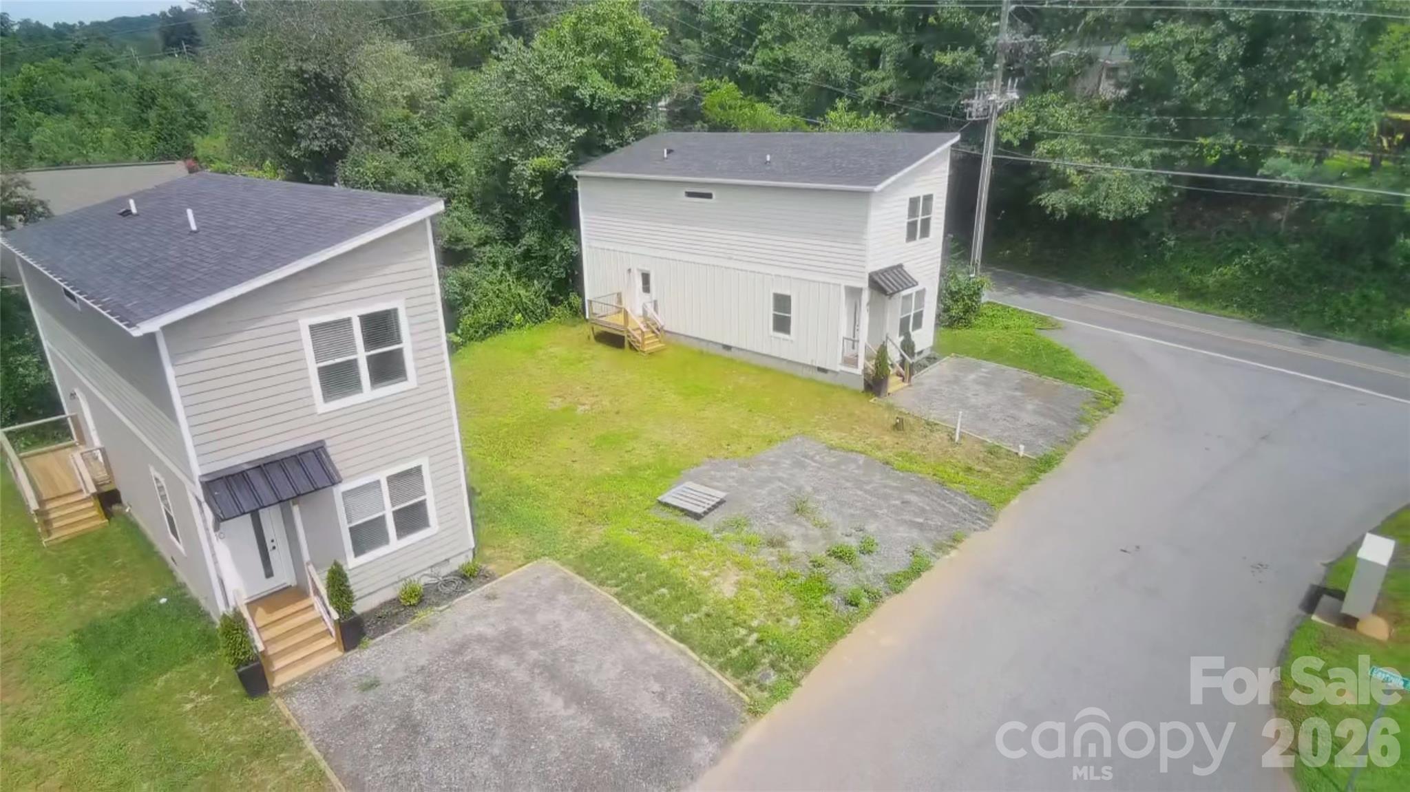 4 & 10 Wyndom Lane Property Photo 3