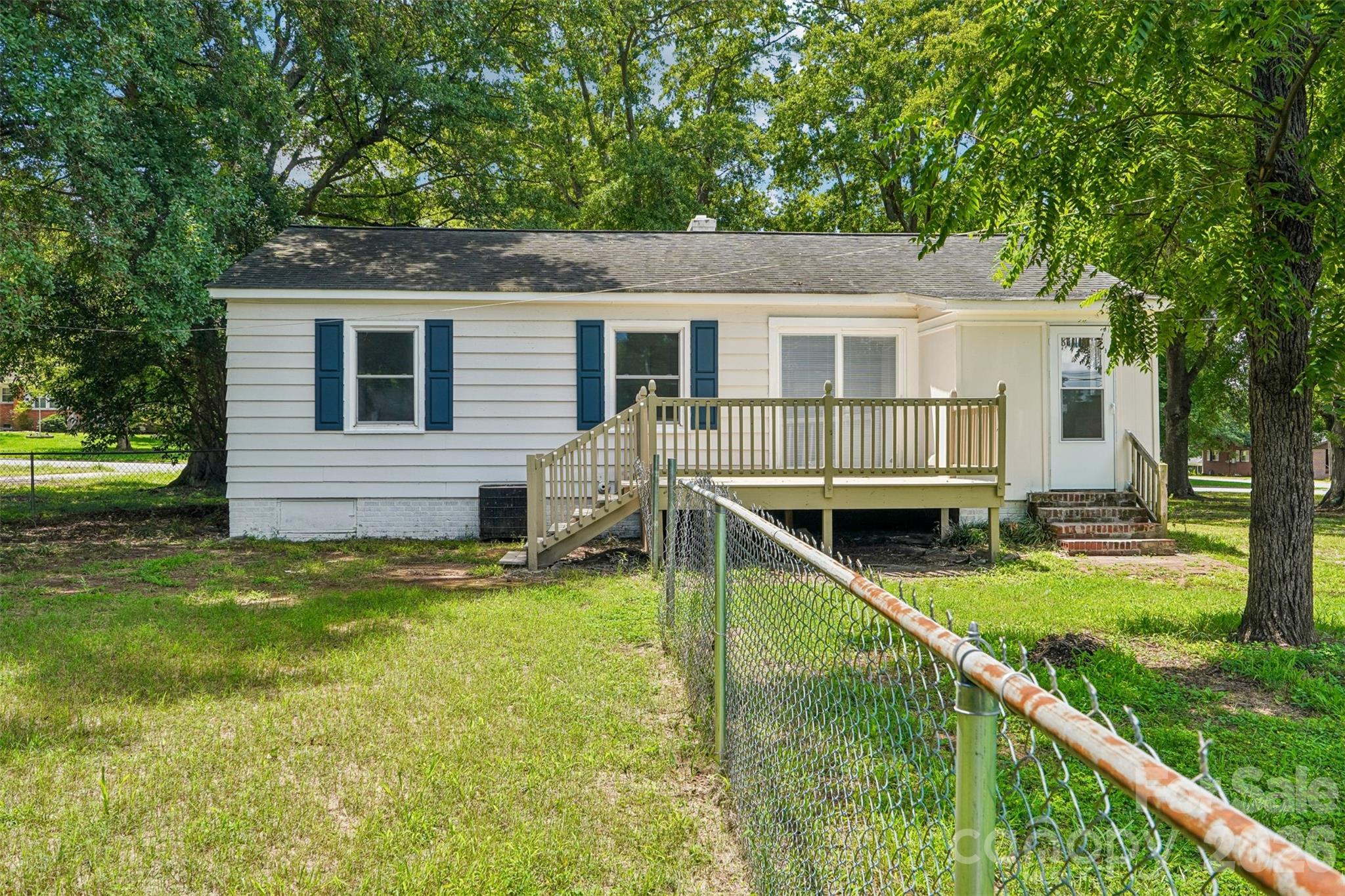 808 Lowery Street Property Photo 4