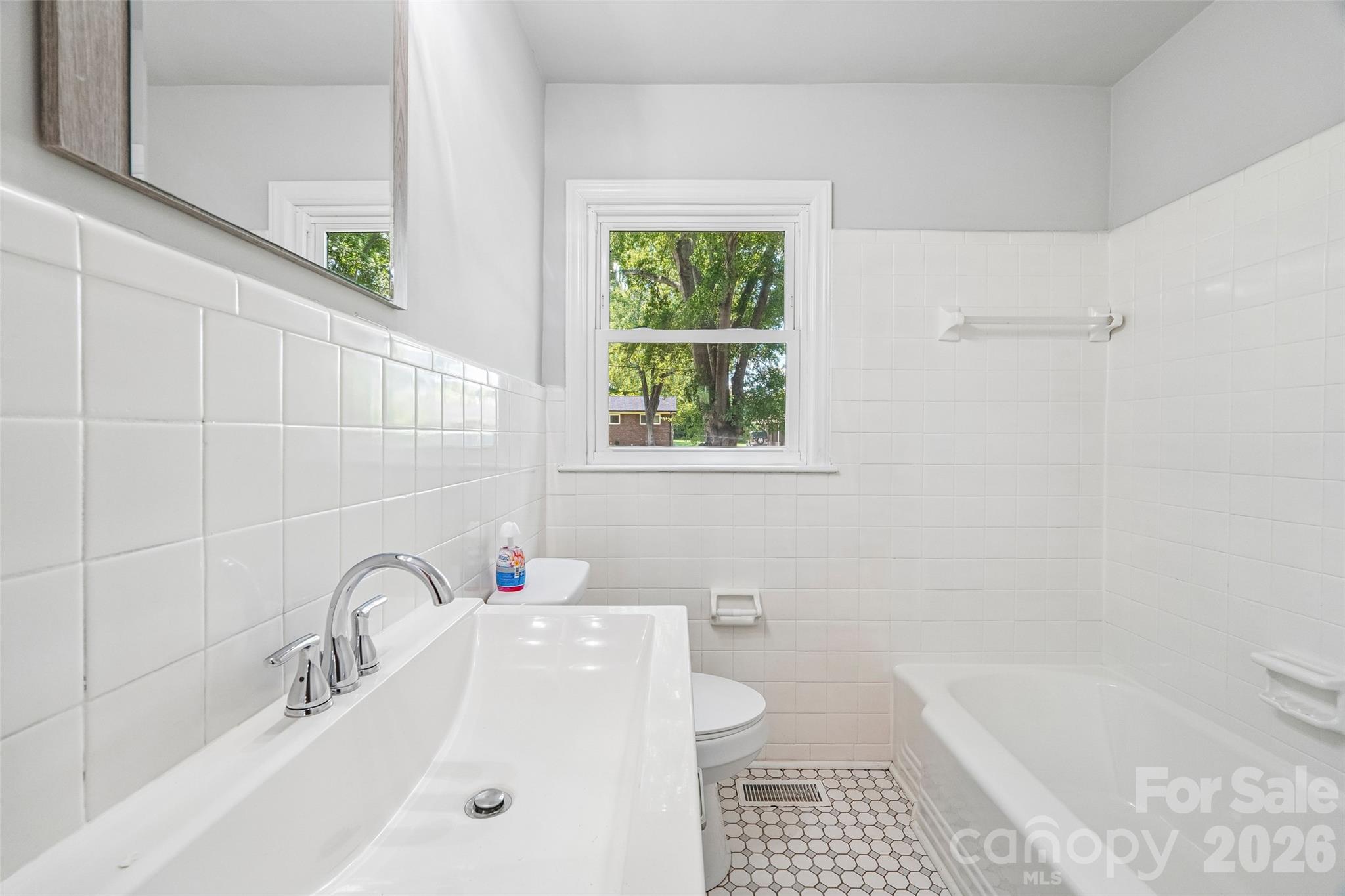 808 Lowery Street Property Photo 13