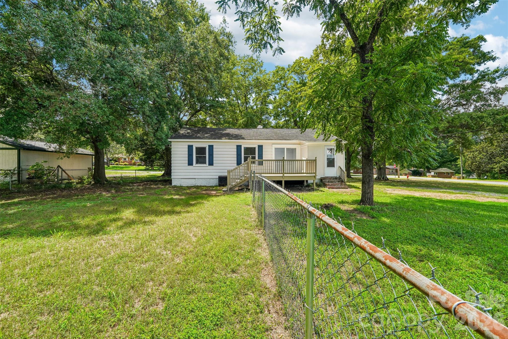 808 Lowery Street Property Photo 15