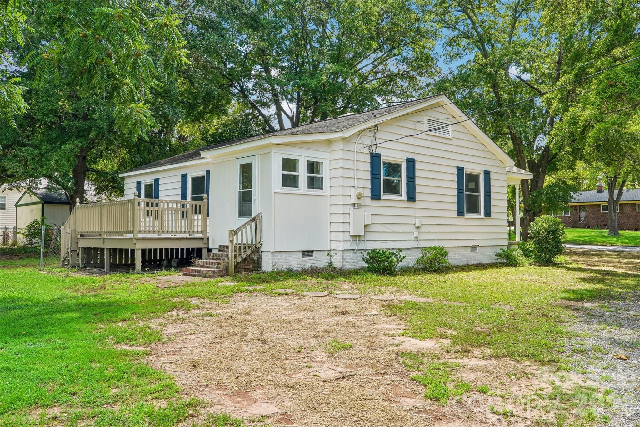 808 Lowery Street Property Photo 16