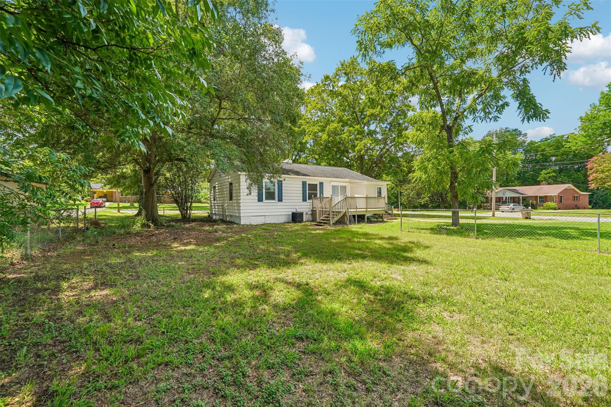 808 Lowery Street Property Photo 17