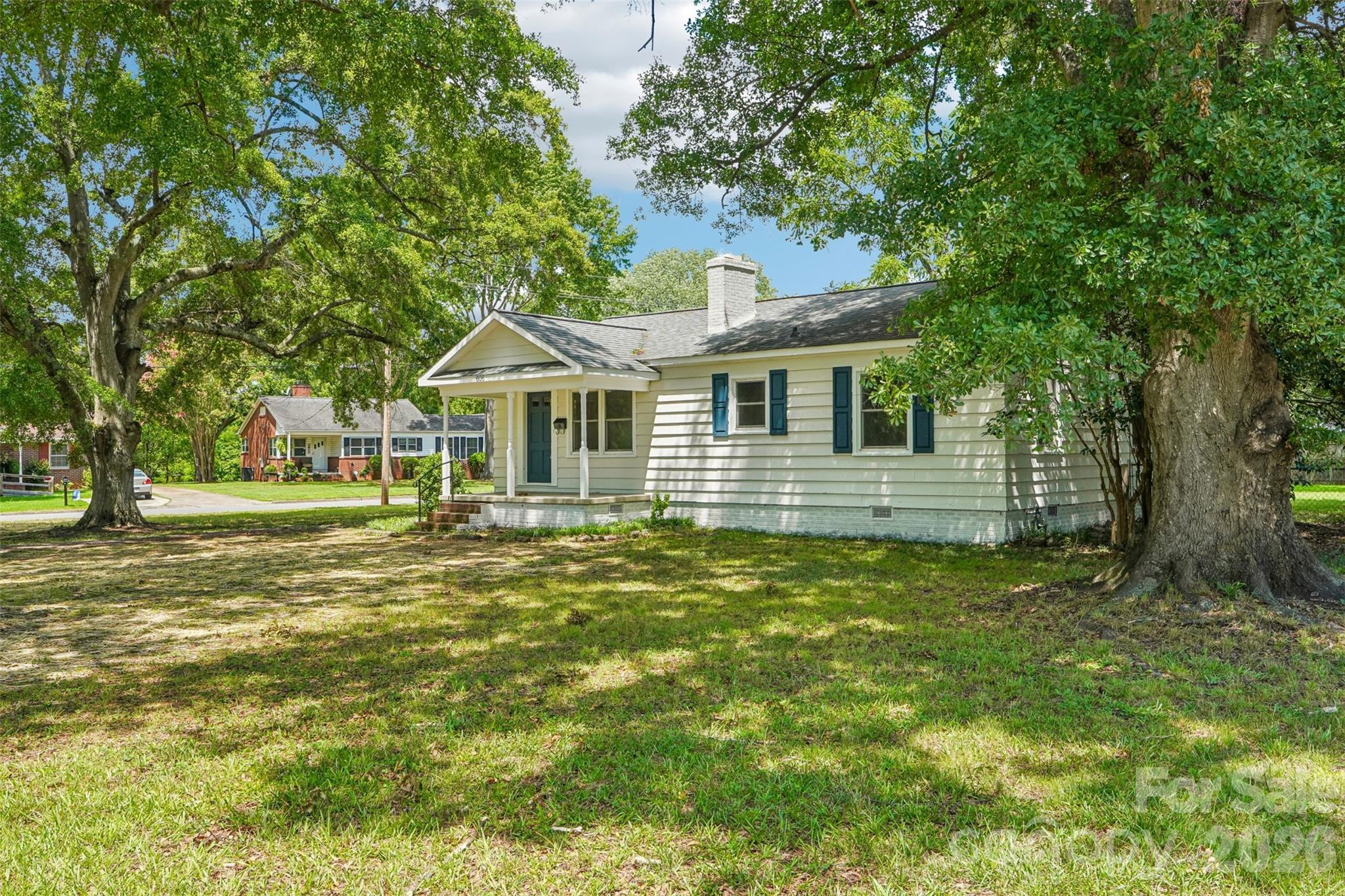 808 Lowery Street Property Photo 20