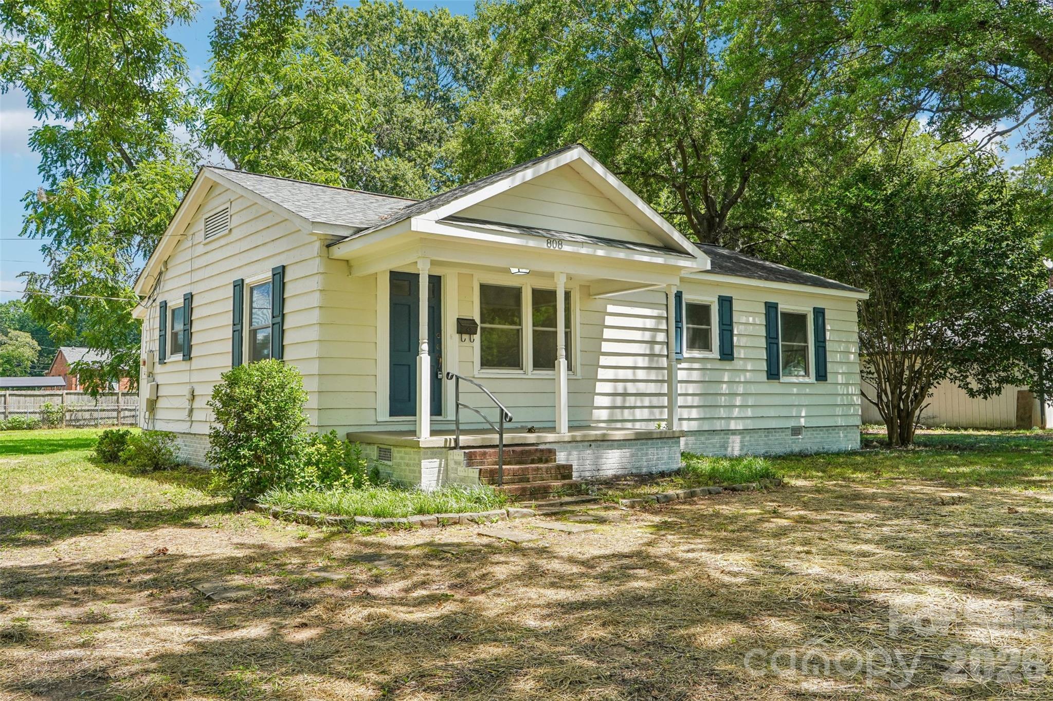 808 Lowery Street Property Photo 23