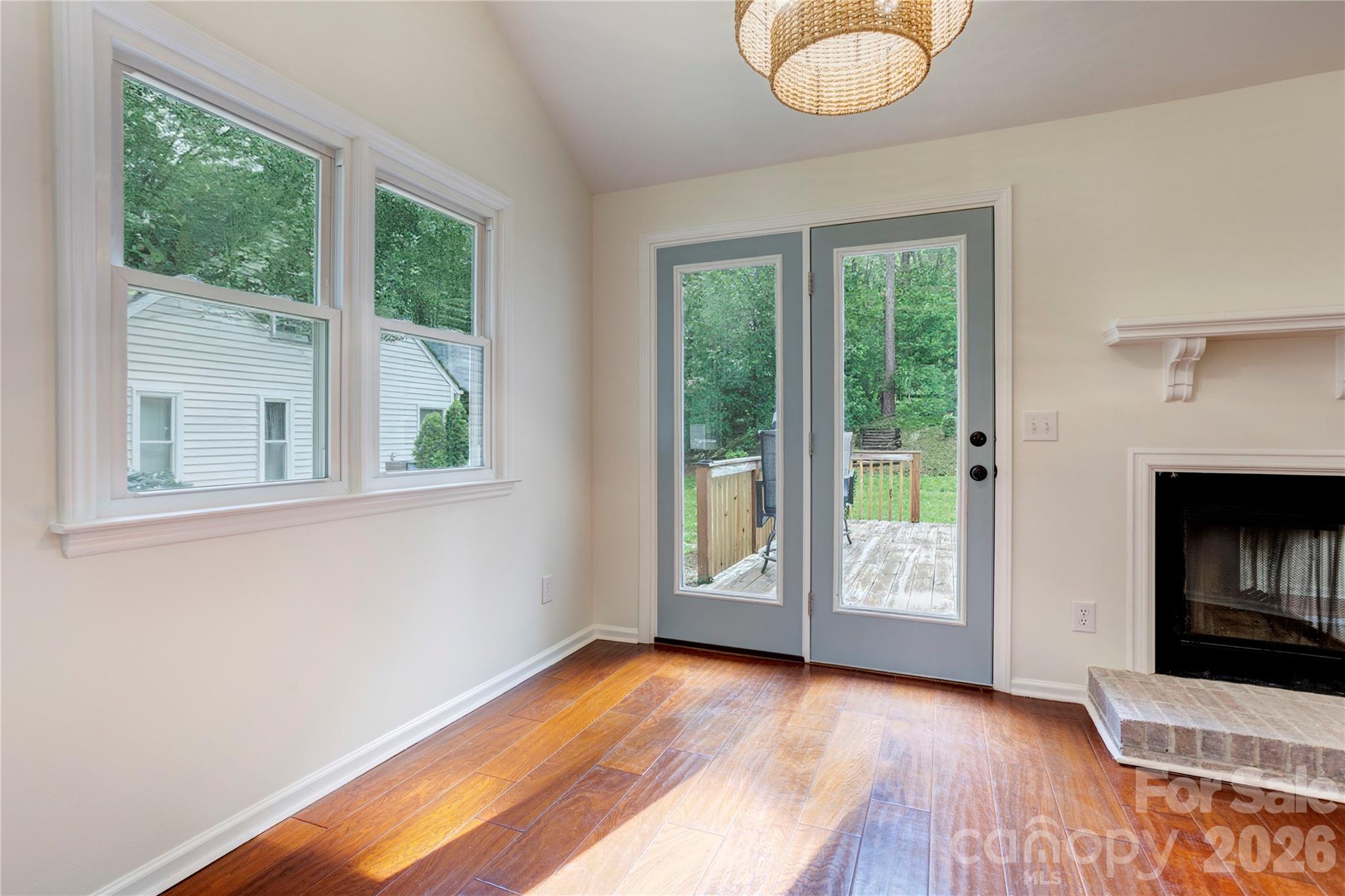 156 Edgewater Drive Property Photo 8