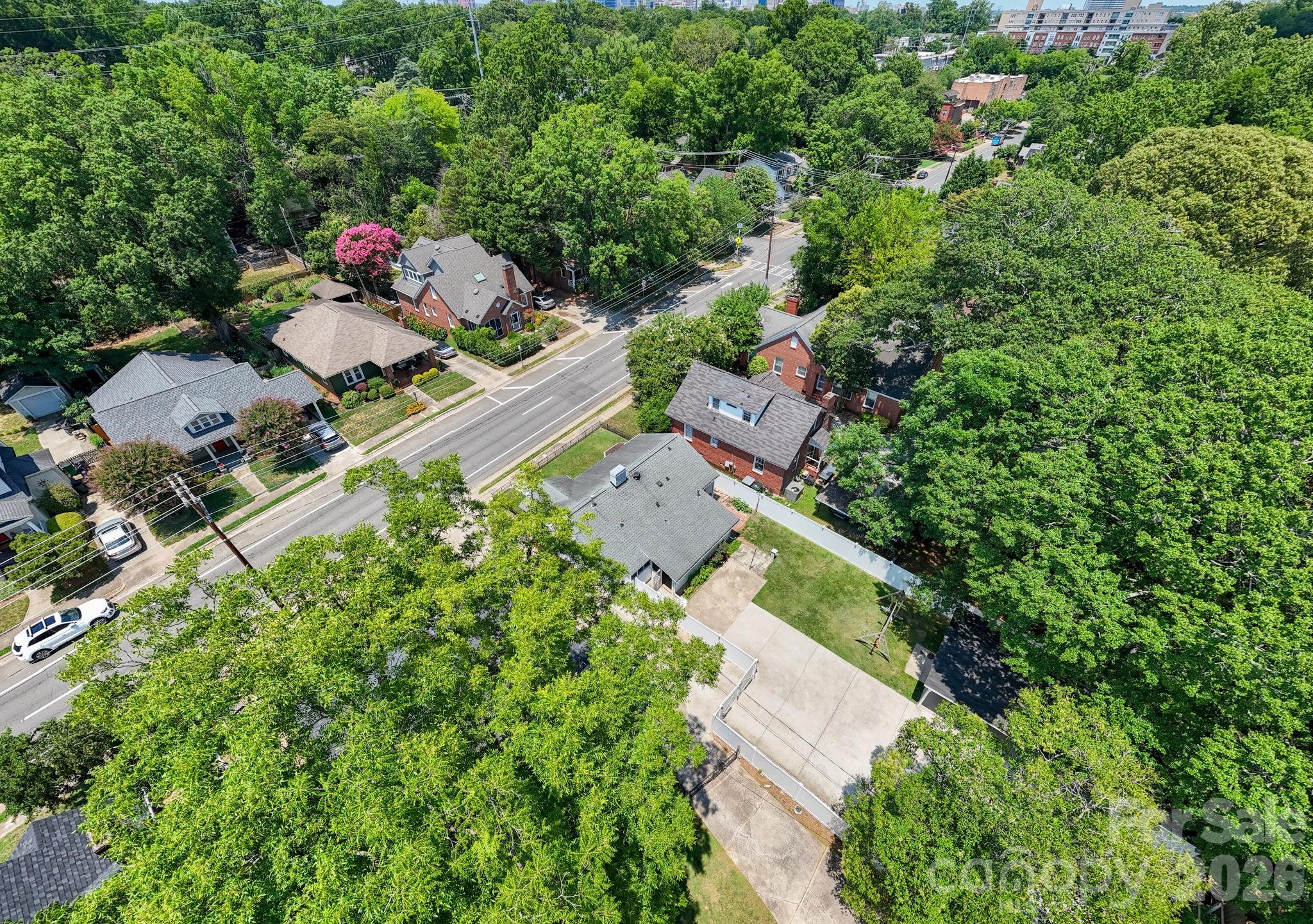 2113 Scott Avenue Property Photo 5