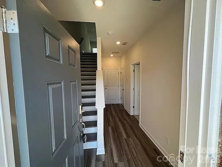 2027 Tears Lane Property Photo 2
