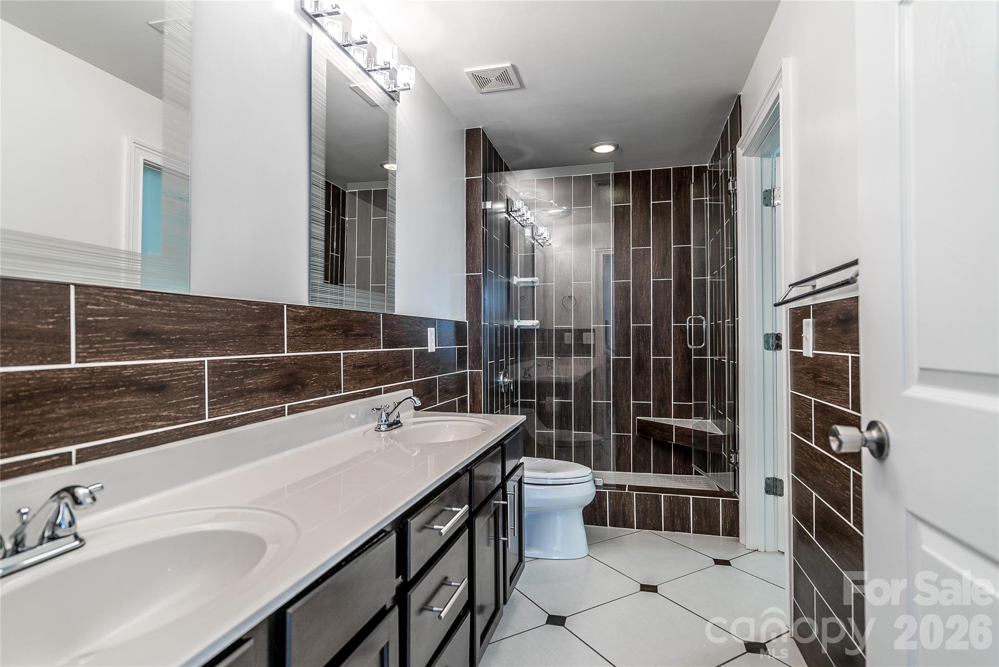 718 W Trade Street 605 Property Photo 13
