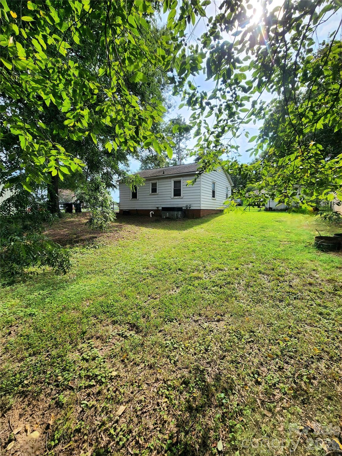 202 Oak Street Property Photo 7