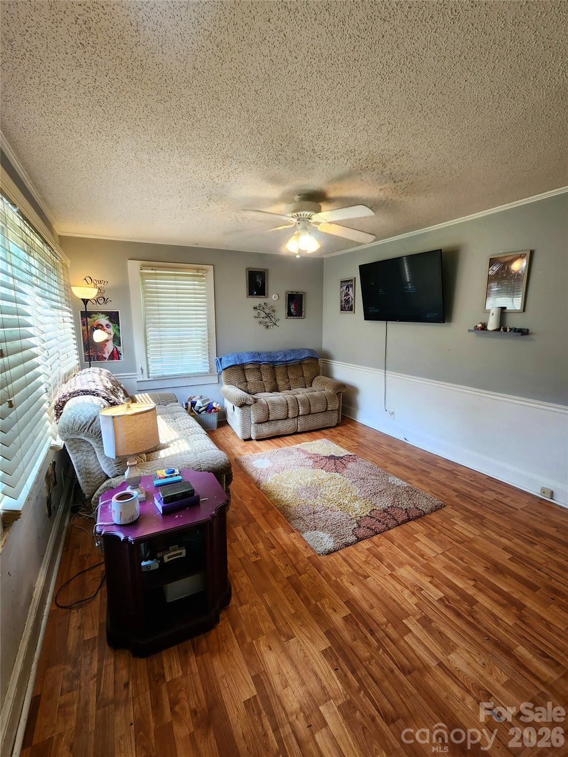 202 Oak Street Property Photo 9