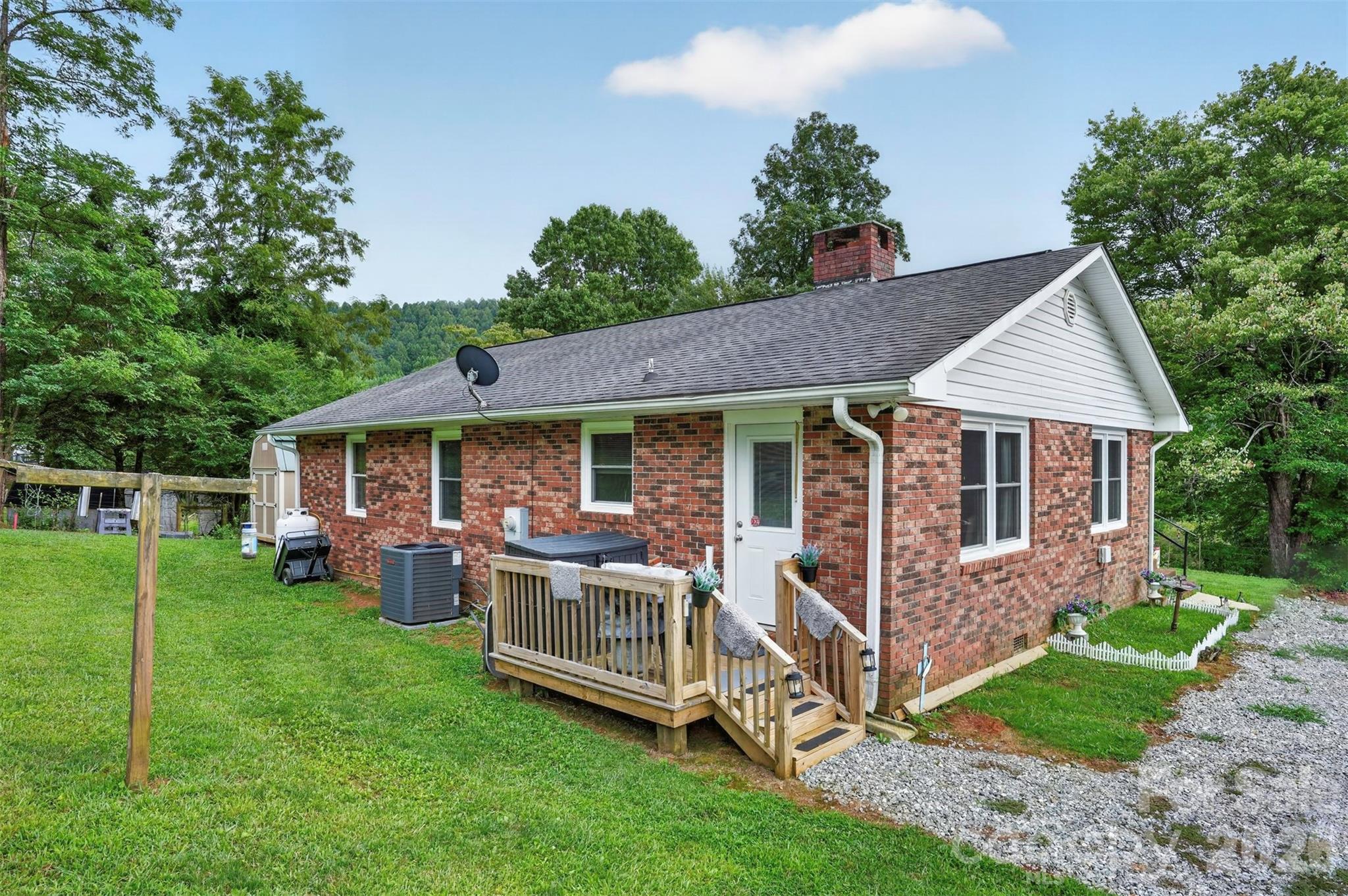 3702 Cabin Creek Road Property Photo 3