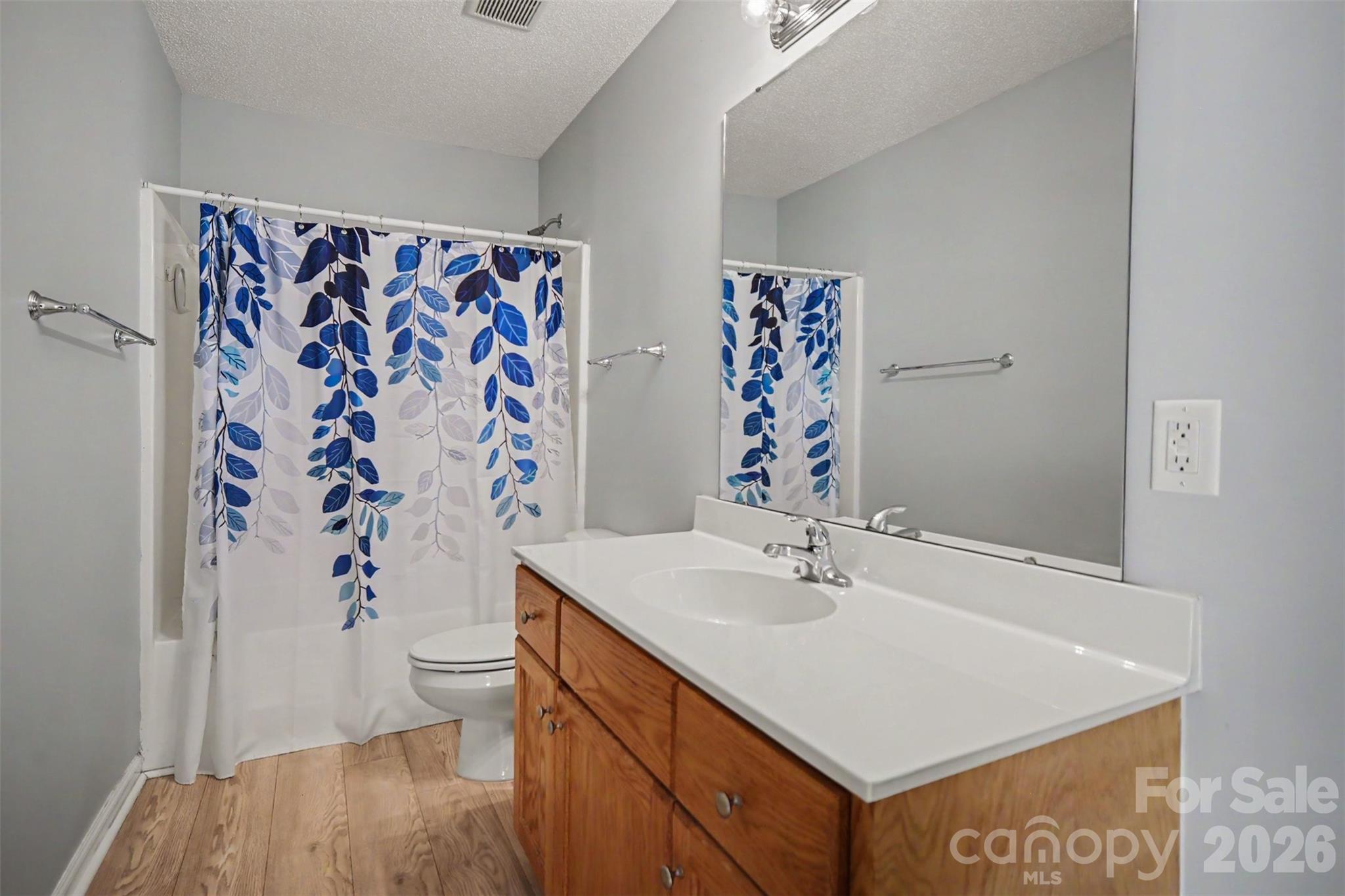 304 Llewellyn Street Property Photo 6