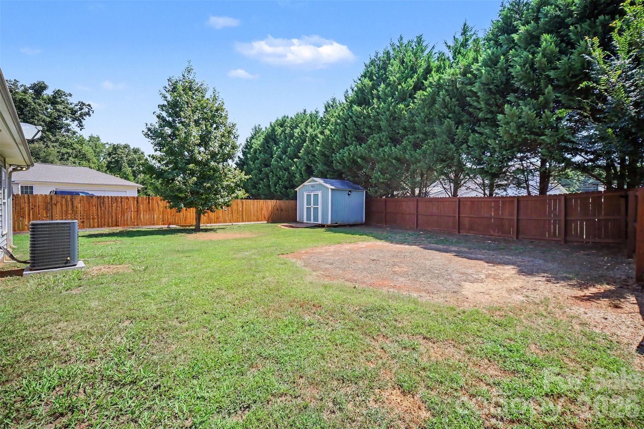 304 Llewellyn Street Property Photo 11