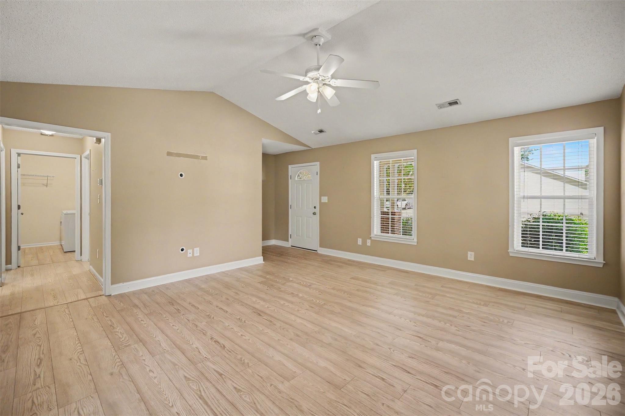 304 Llewellyn Street Property Photo 15