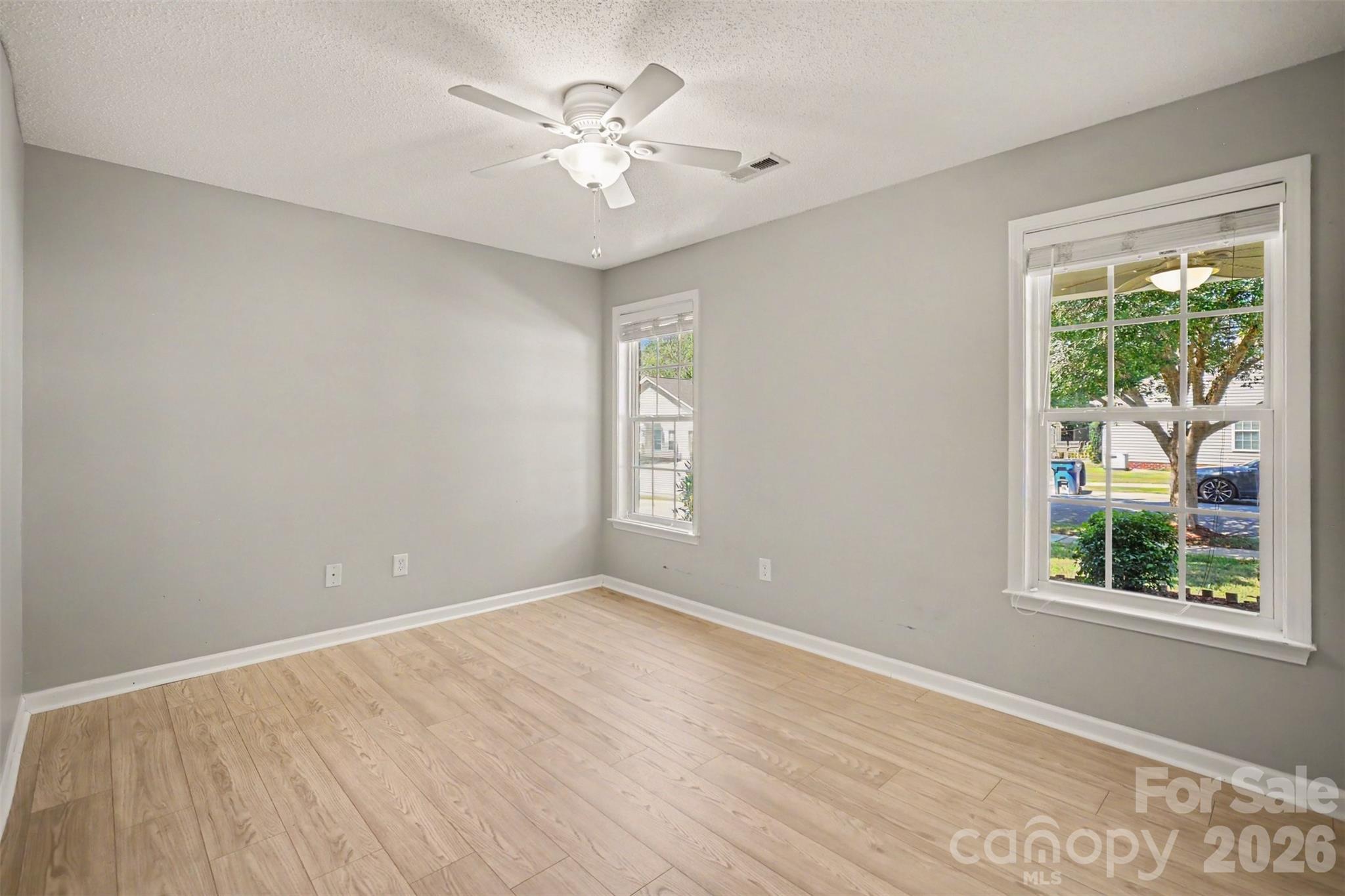 304 Llewellyn Street Property Photo 35