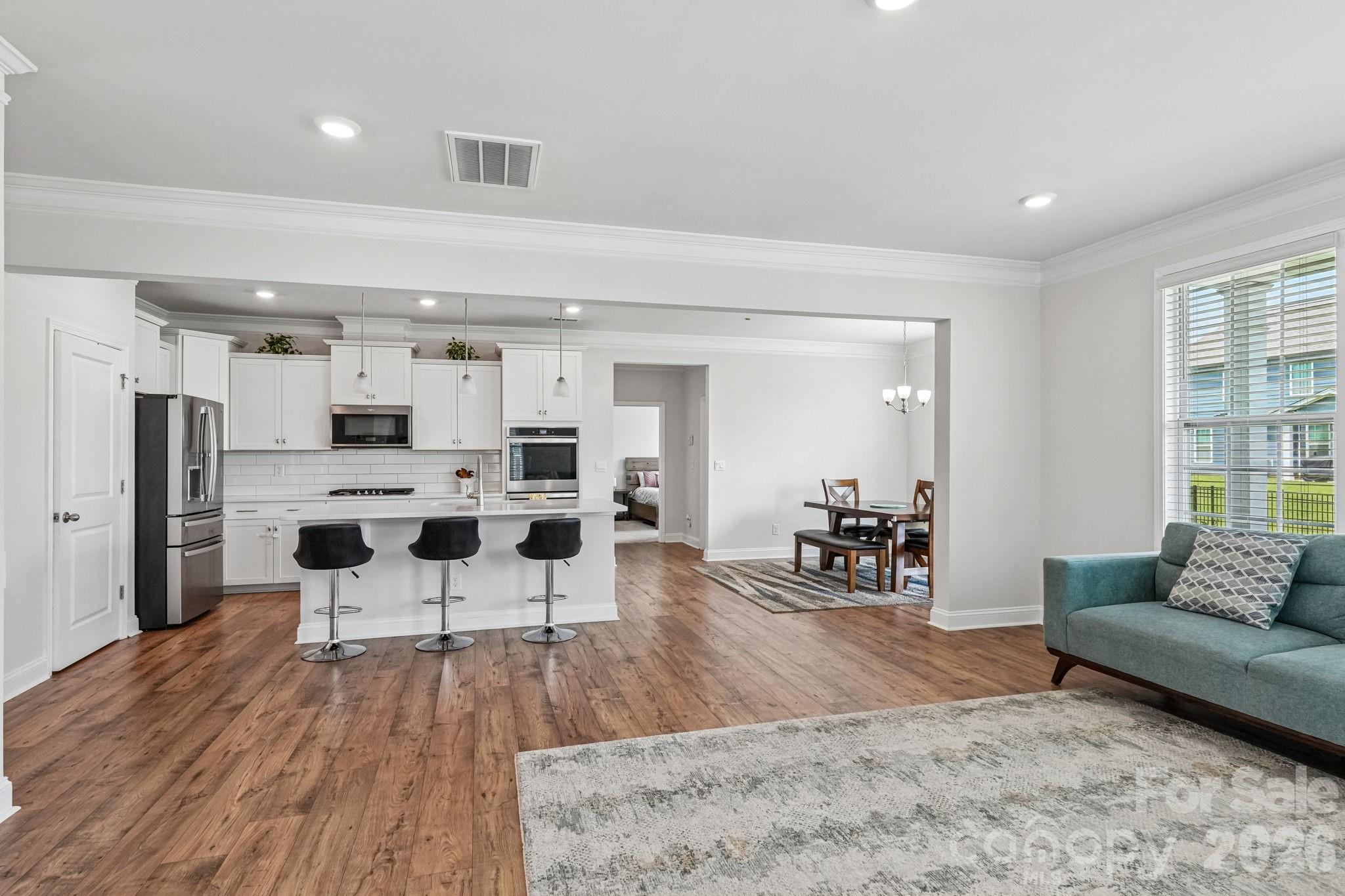 1093 Thoroughbred Drive Property Photo 4