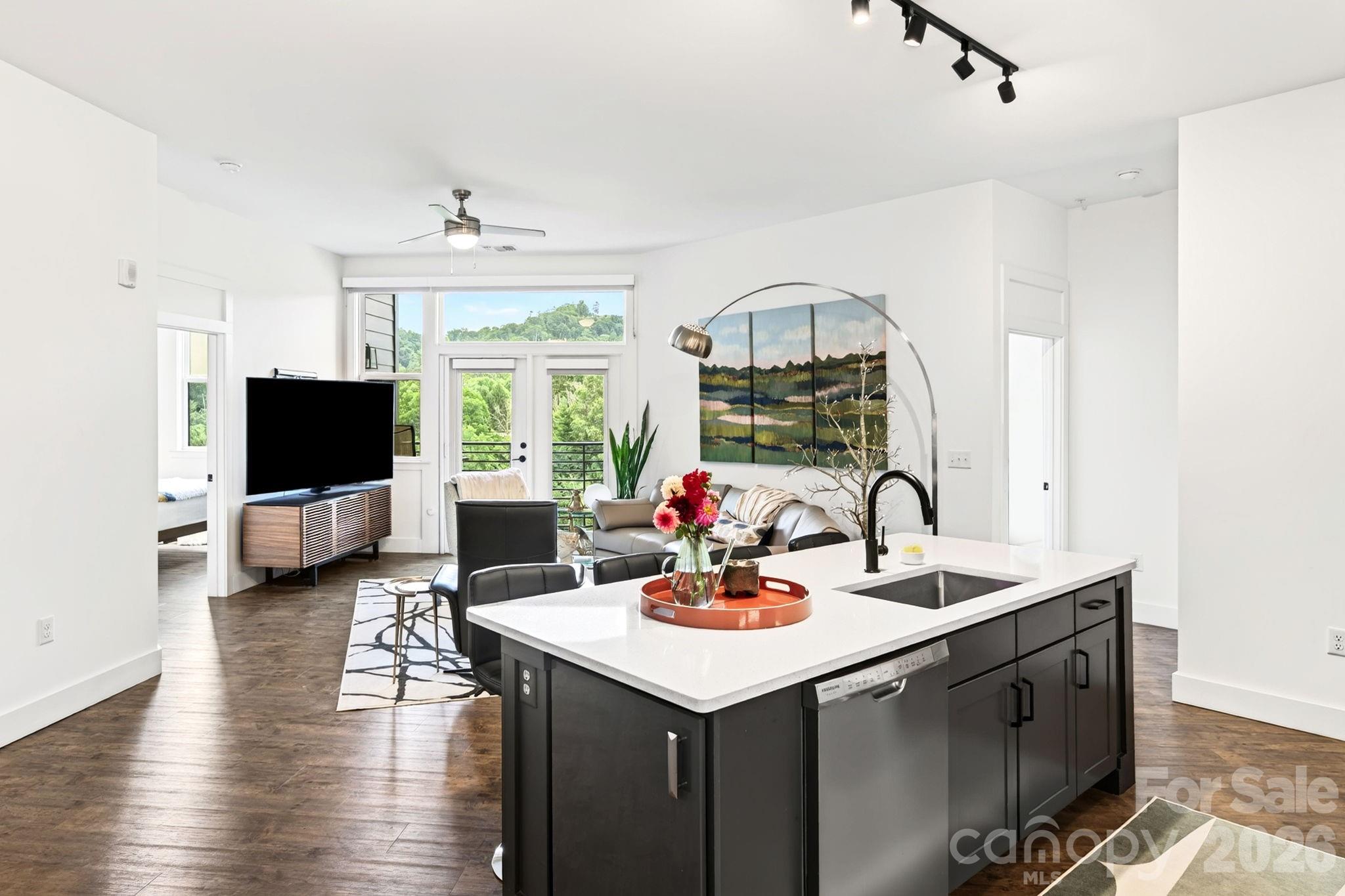 55 S Market Street 501 Property Photo 7