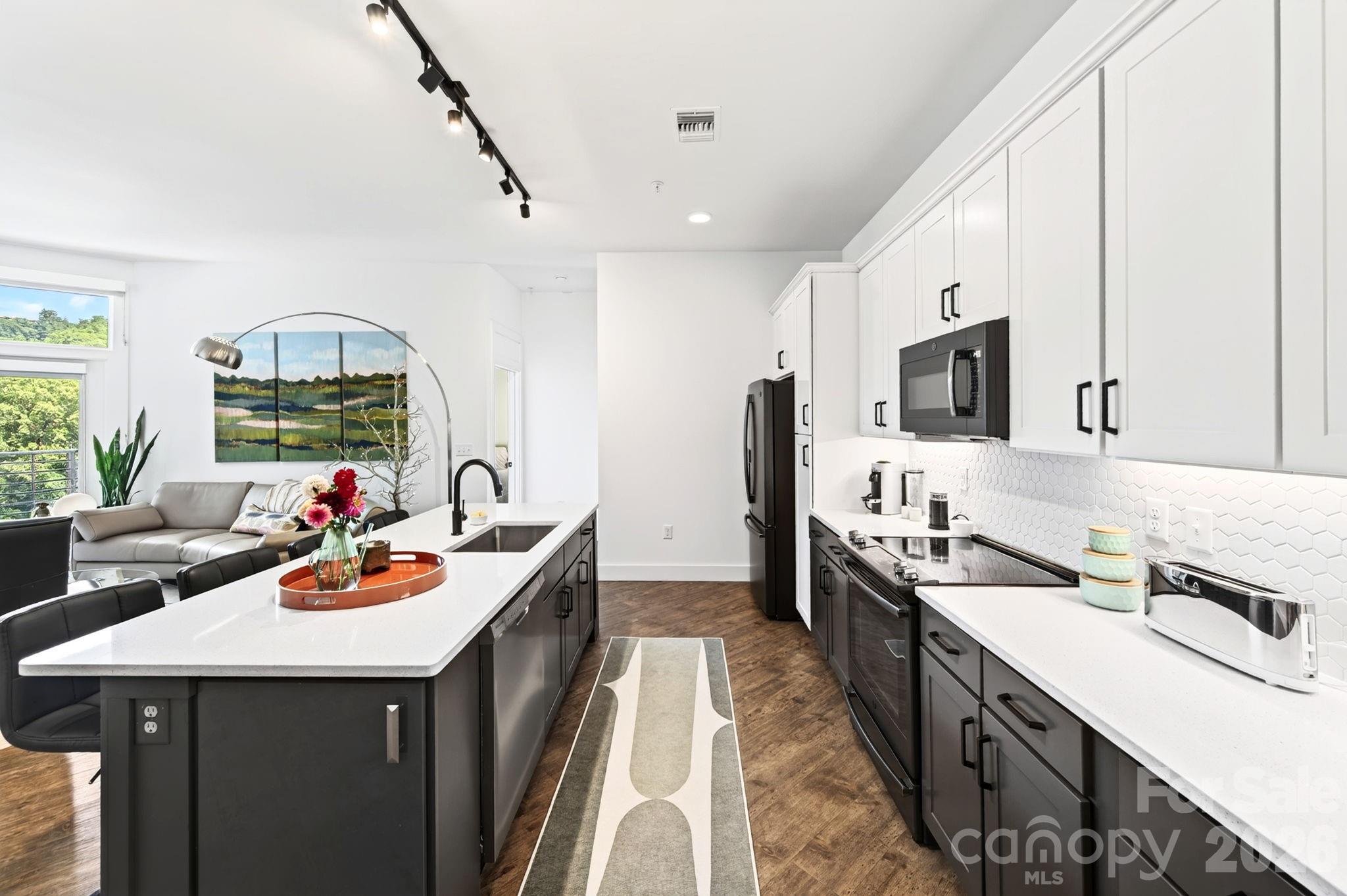 55 S Market Street 501 Property Photo 8